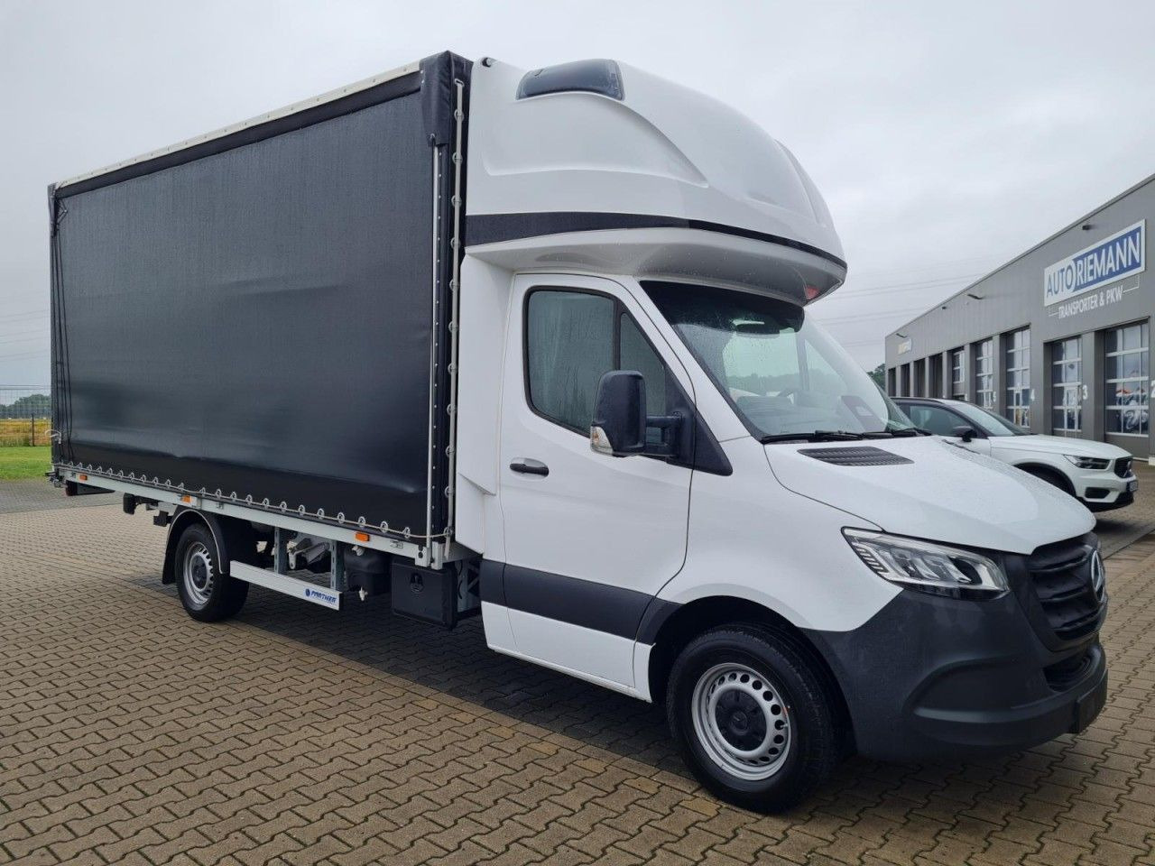 Mercedes-Benz Sprinter 317 AG Pritsche Schiebe Plane Schlafkab - Dostavno vozilo sa ceradom: slika 3 Mercedes-Benz Sprinter 317 AG Pritsche Schiebe Plane Schlafkab - Dostavno vozilo sa ceradom: slika 3