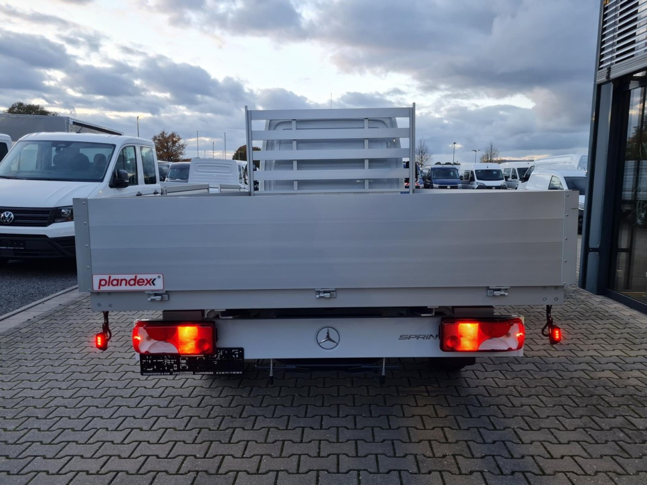 Mercedes-Benz Sprinter 317 CDI Pritsche L3 lang RWD KLIMA TEMPOMAT - Dostavno vozilo s ravnom platformom: slika 5 Mercedes-Benz Sprinter 317 CDI Pritsche L3 lang RWD KLIMA TEMPOMAT - Dostavno vozilo s ravnom platformom: slika 5