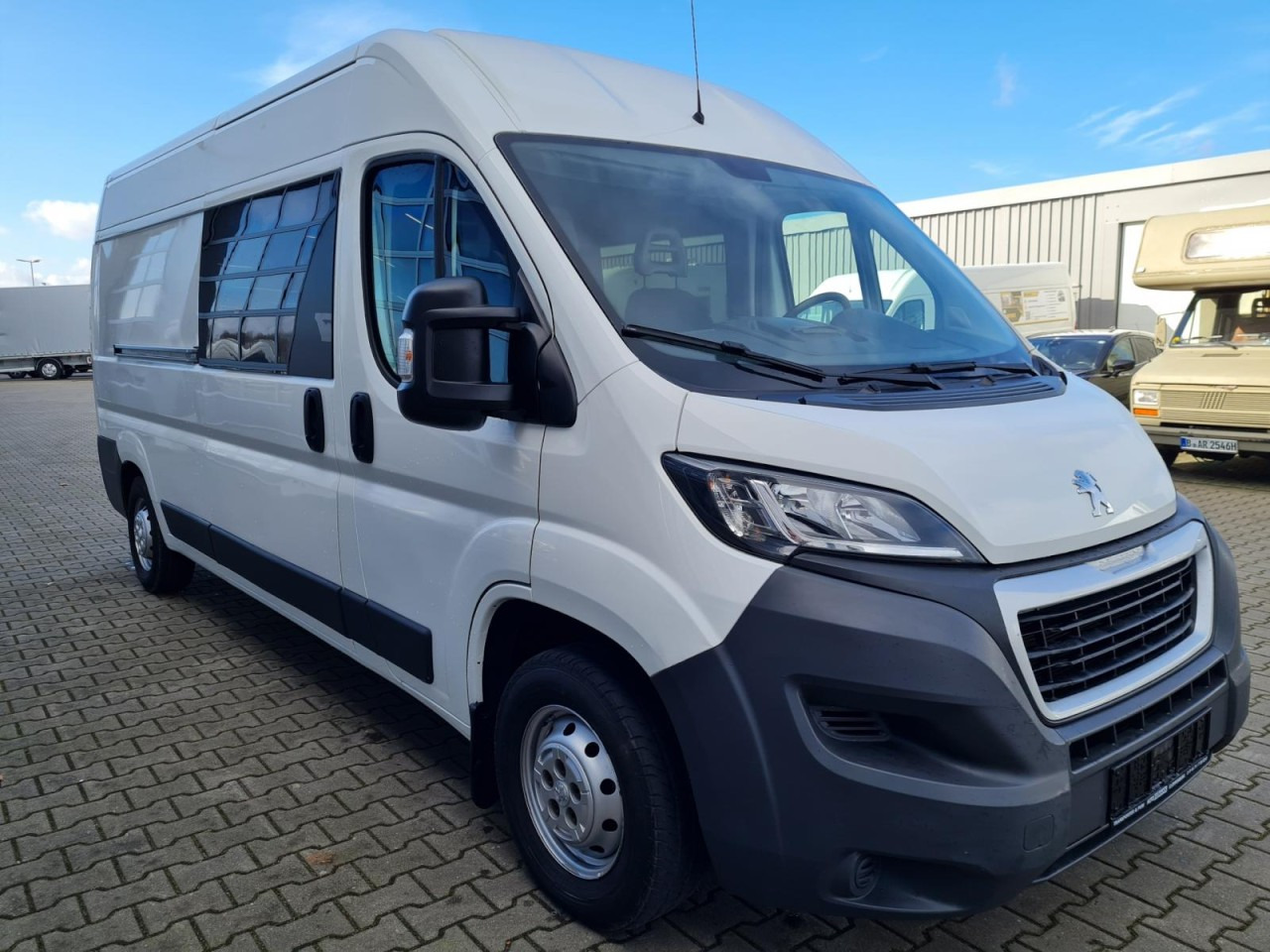 Peugeot Boxer Kasten L3H2 Doka 6-Sitze AHK KLIMA PDC - Mali kombi, Dostavno vozilo sa duplom kabinom: slika 4 Peugeot Boxer Kasten L3H2 Doka 6-Sitze AHK KLIMA PDC - Mali kombi, Dostavno vozilo sa duplom kabinom: slika 4