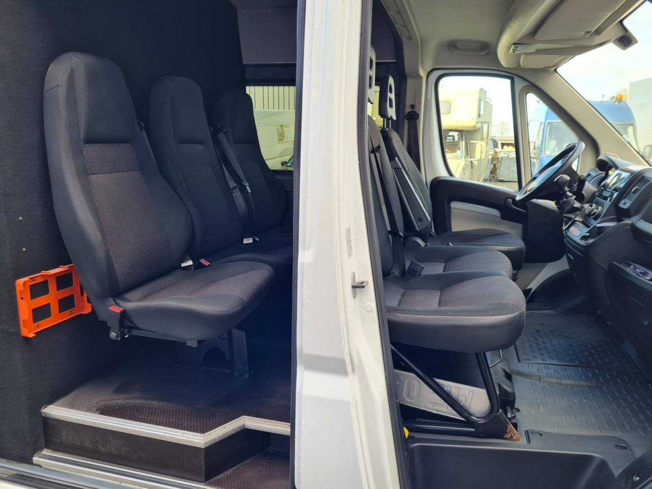 Peugeot Boxer Kasten L3H2 Doka 6-Sitze AHK KLIMA PDC - Mali kombi, Dostavno vozilo sa duplom kabinom: slika 5 Peugeot Boxer Kasten L3H2 Doka 6-Sitze AHK KLIMA PDC - Mali kombi, Dostavno vozilo sa duplom kabinom: slika 5