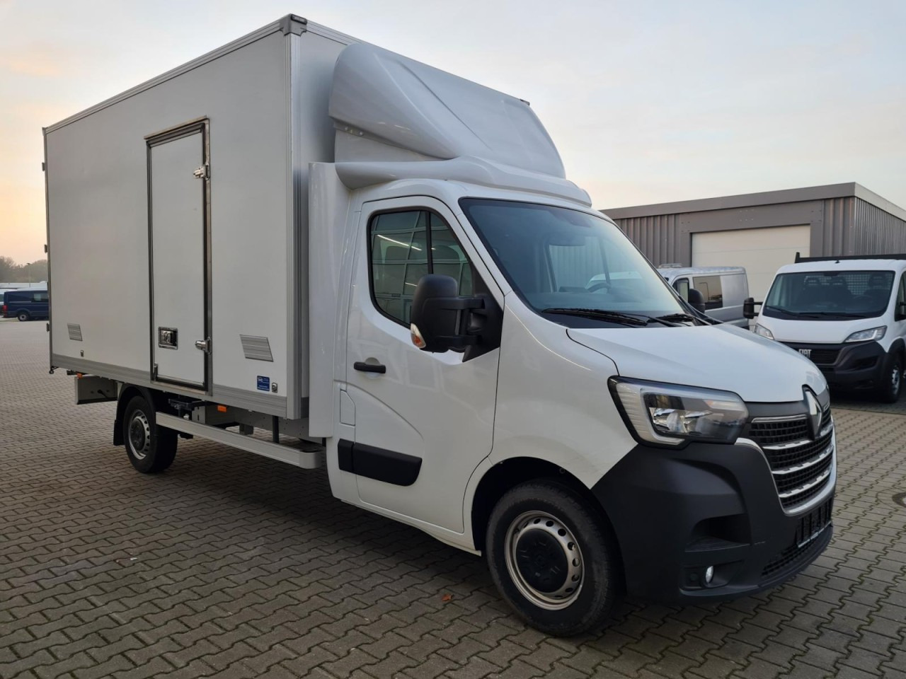 Renault Master 3.5t Möbel Koffer KLIMA LUFTFEDERUNG TEMPOMAT - Dostavno vozilo sa zatvorenim sandukom: slika 3 Renault Master 3.5t Möbel Koffer KLIMA LUFTFEDERUNG TEMPOMAT - Dostavno vozilo sa zatvorenim sandukom: slika 3