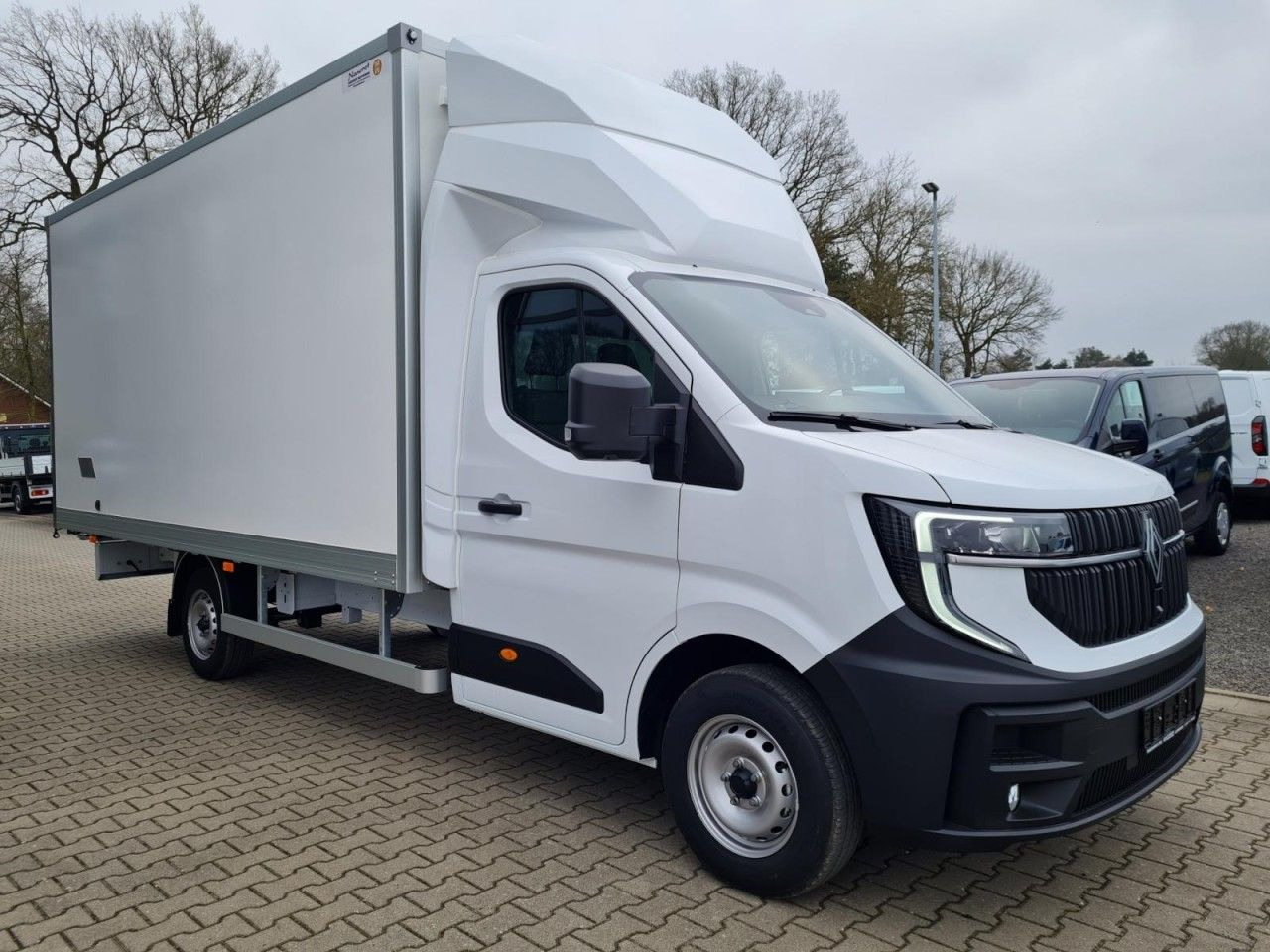 Renault Master 35 New Möbel Koffer KLIMA Tempom LF 4,80m - Dostavno vozilo sa zatvorenim sandukom: slika 3 Renault Master 35 New Möbel Koffer KLIMA Tempom LF 4,80m - Dostavno vozilo sa zatvorenim sandukom: slika 3