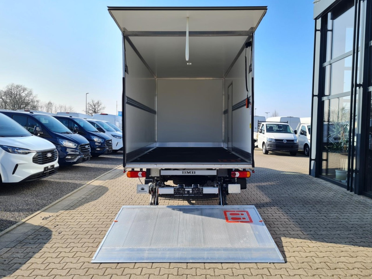 Renault Master 35 New Möbel Koffer LBW KAMERA LUFTFEDERUNG - Dostavno vozilo sa zatvorenim sandukom: slika 5 Renault Master 35 New Möbel Koffer LBW KAMERA LUFTFEDERUNG - Dostavno vozilo sa zatvorenim sandukom: slika 5