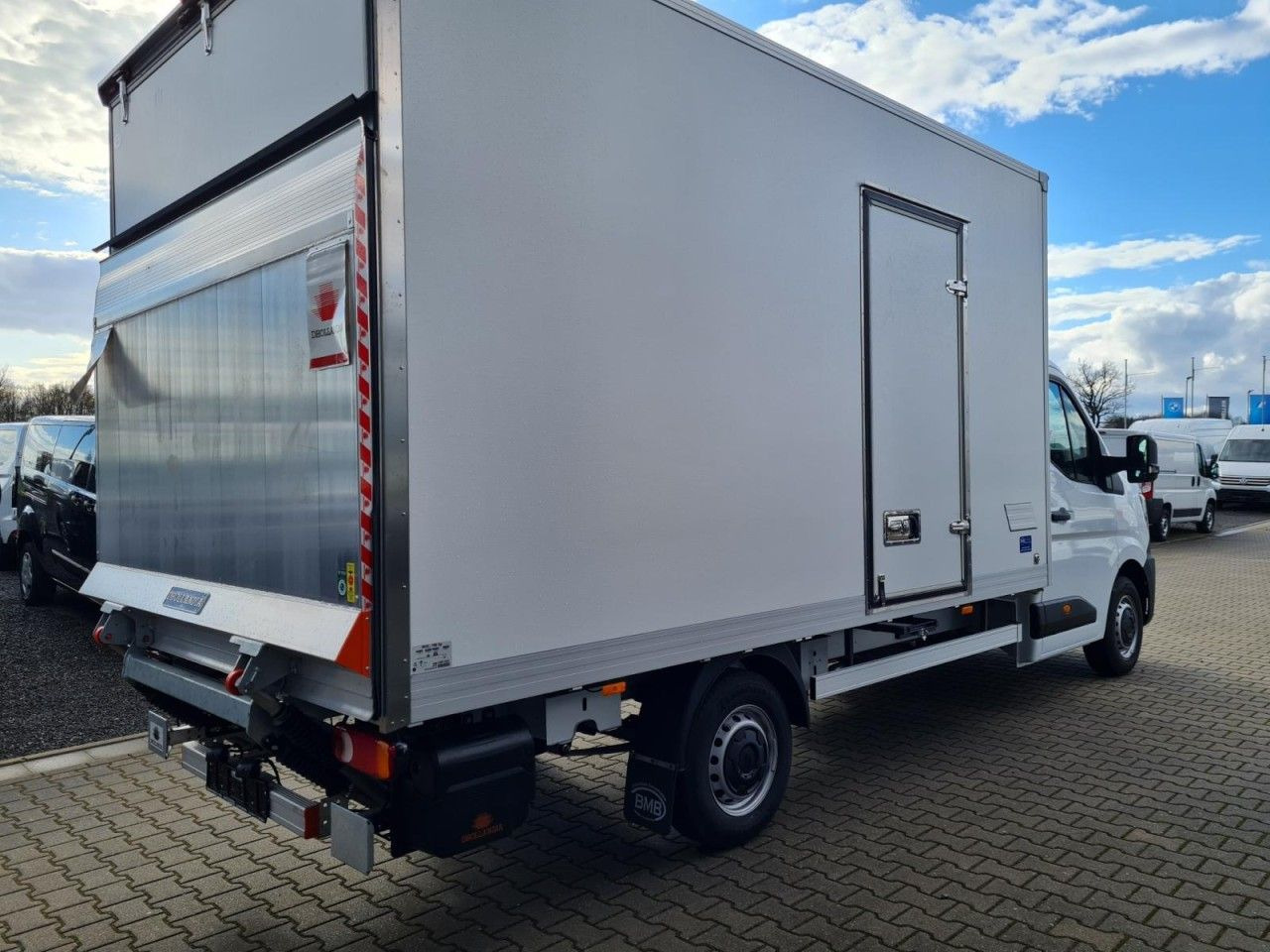Renault Master 35 New Möbel Koffer LBW LUFTFEDERUNG KAME - Dostavno vozilo sa zatvorenim sandukom: slika 4 Renault Master 35 New Möbel Koffer LBW LUFTFEDERUNG KAME - Dostavno vozilo sa zatvorenim sandukom: slika 4