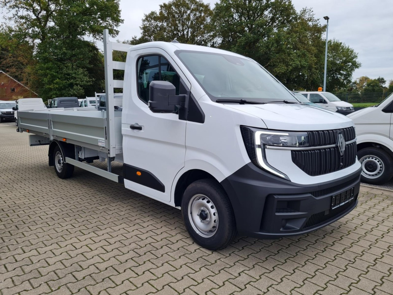 Renault Master 35 Pritsche extra lang 4.85 m KLIMA TEMPOMAT - Dostavno vozilo s ravnom platformom: slika 3 Renault Master 35 Pritsche extra lang 4.85 m KLIMA TEMPOMAT - Dostavno vozilo s ravnom platformom: slika 3