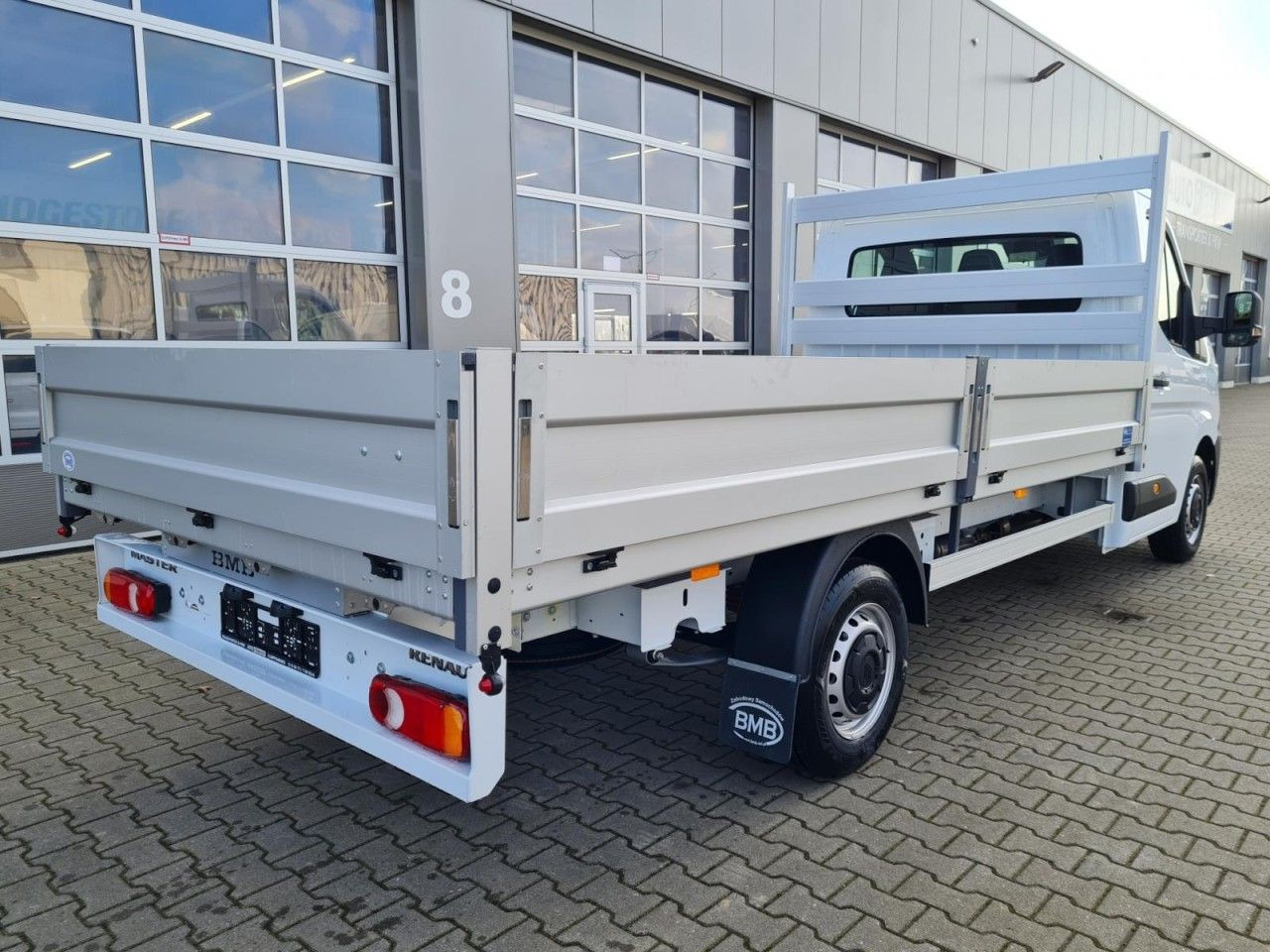 Renault Master New 35 Pritsche lang KLIMA KOMFORT TEMPOM - Dostavno vozilo s ravnom platformom: slika 4 Renault Master New 35 Pritsche lang KLIMA KOMFORT TEMPOM - Dostavno vozilo s ravnom platformom: slika 4