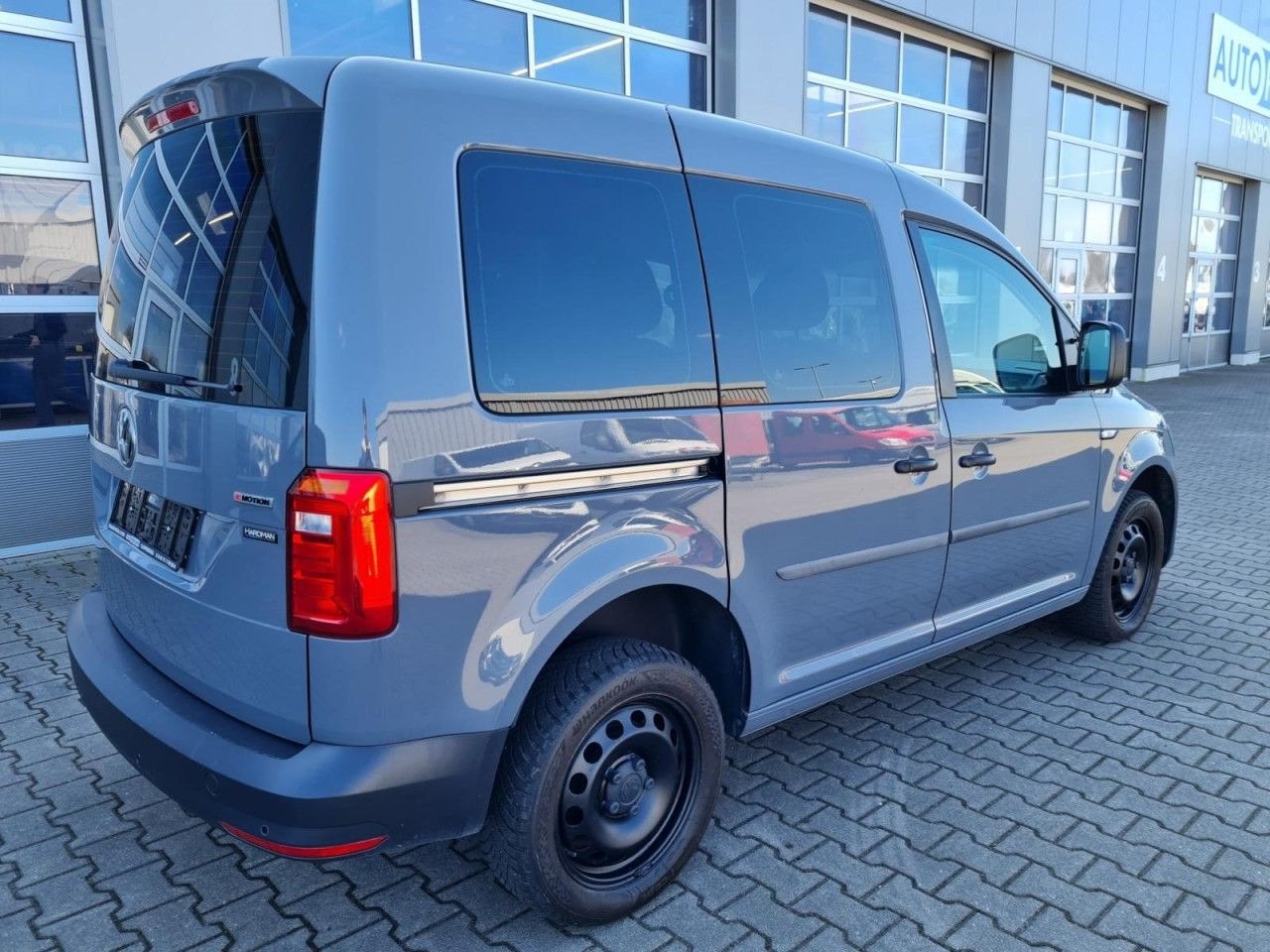 Volkswagen Caddy Kombi 4Motion TDi 5-Sitze KLIMA STHZ TEMPO - Putnički kombi: slika 4 Volkswagen Caddy Kombi 4Motion TDi 5-Sitze KLIMA STHZ TEMPO - Putnički kombi: slika 4