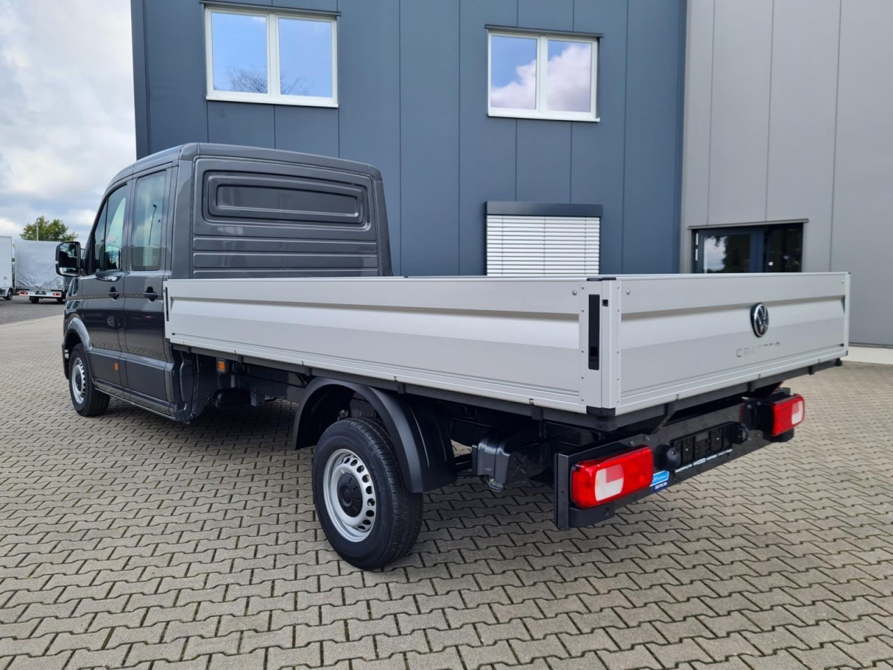 Volkswagen Crafter 35 Doka 7-Sitze MAXI L4 KLIMA TEMPOMAT - Dostavno vozilo s ravnom platformom, Dostavno vozilo sa duplom kabinom: slika 4 Volkswagen Crafter 35 Doka 7-Sitze MAXI L4 KLIMA TEMPOMAT - Dostavno vozilo s ravnom platformom, Dostavno vozilo sa duplom kabinom: slika 4