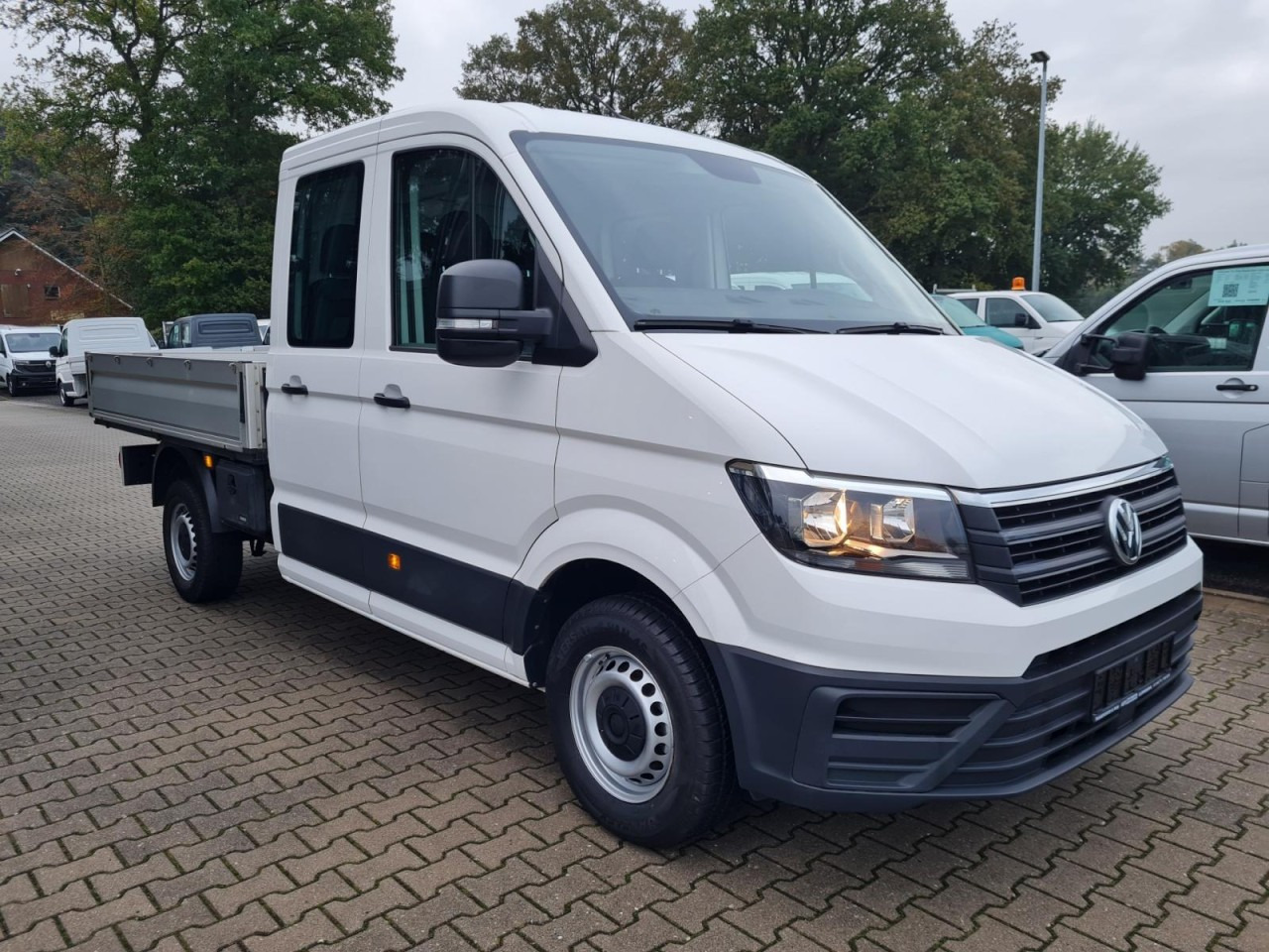 Volkswagen Crafter 35 Doka MR Pritsche AHK Klima 7 Sitzer - Dostavno vozilo s ravnom platformom, Dostavno vozilo sa duplom kabinom: slika 3 Volkswagen Crafter 35 Doka MR Pritsche AHK Klima 7 Sitzer - Dostavno vozilo s ravnom platformom, Dostavno vozilo sa duplom kabinom: slika 3