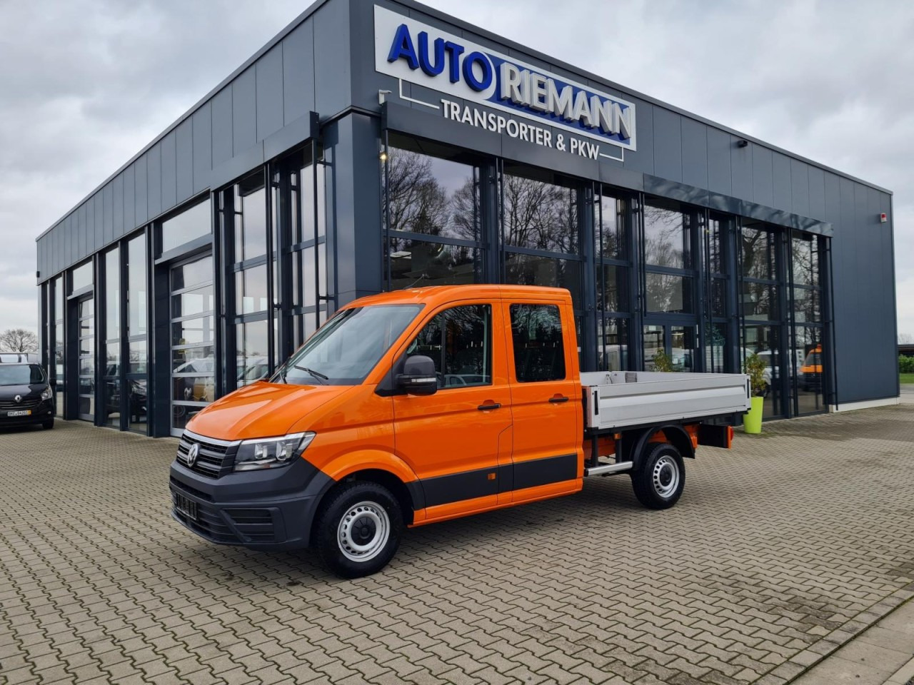Volkswagen Crafter 35 Doka TDI MR AHK ERGO KLIMA Tempomat - Dostavno vozilo s ravnom platformom, Dostavno vozilo sa duplom kabinom: slika 2 Volkswagen Crafter 35 Doka TDI MR AHK ERGO KLIMA Tempomat - Dostavno vozilo s ravnom platformom, Dostavno vozilo sa duplom kabinom: slika 2