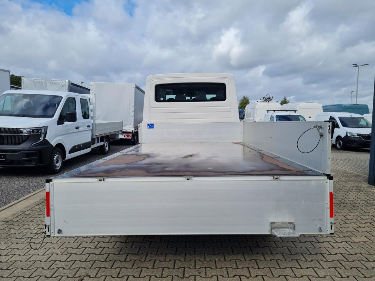 Volkswagen Crafter 35 Doka TDI Pritsche L4 4Motion - Dostavno vozilo s ravnom platformom, Dostavno vozilo sa duplom kabinom: slika 5 Volkswagen Crafter 35 Doka TDI Pritsche L4 4Motion - Dostavno vozilo s ravnom platformom, Dostavno vozilo sa duplom kabinom: slika 5