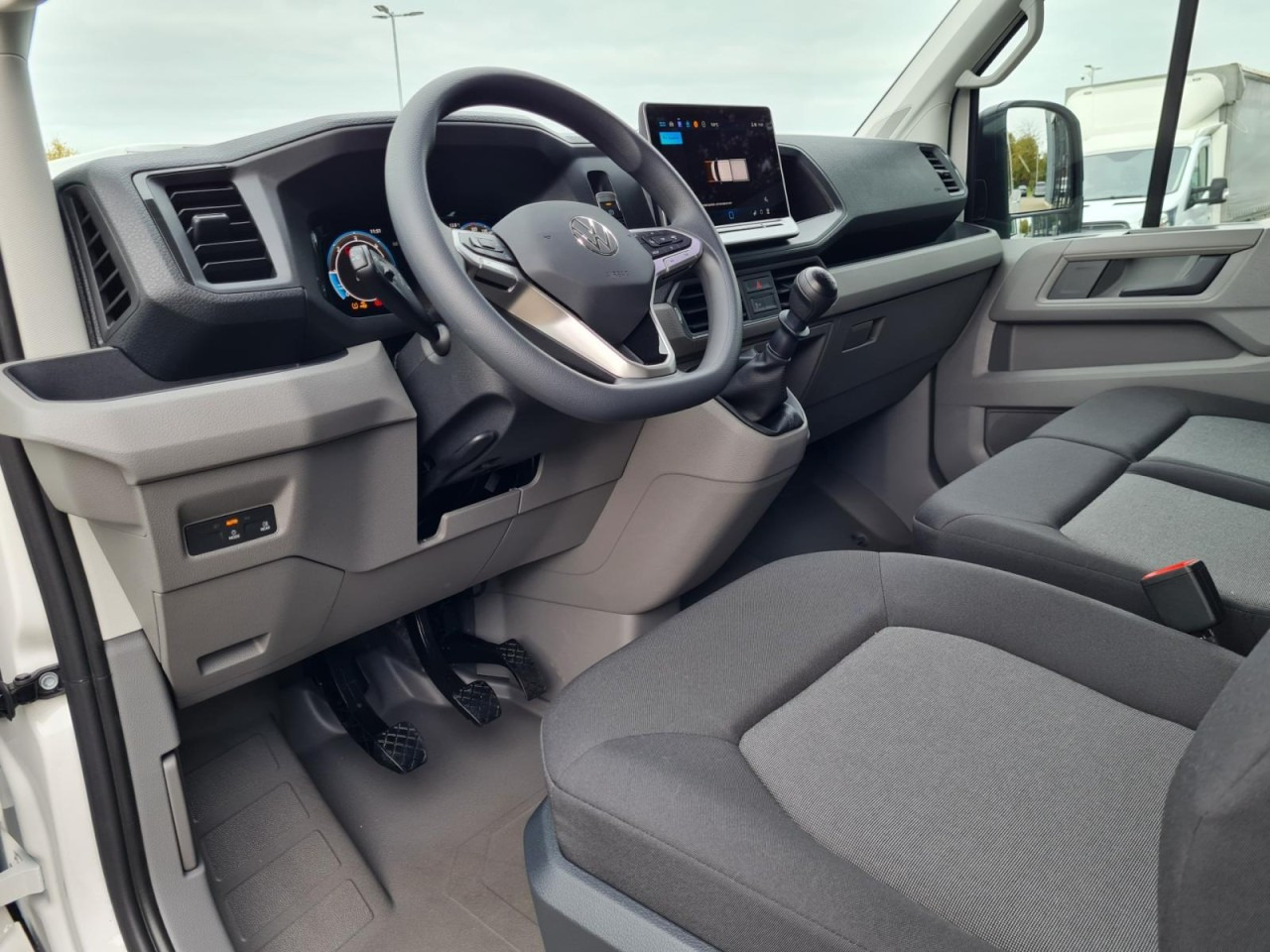 Volkswagen Crafter 35 Doka TDI Pritsche L4 AHK Komfortsitz - Dostavno vozilo s ravnom platformom, Dostavno vozilo sa duplom kabinom: slika 4 Volkswagen Crafter 35 Doka TDI Pritsche L4 AHK Komfortsitz - Dostavno vozilo s ravnom platformom, Dostavno vozilo sa duplom kabinom: slika 4