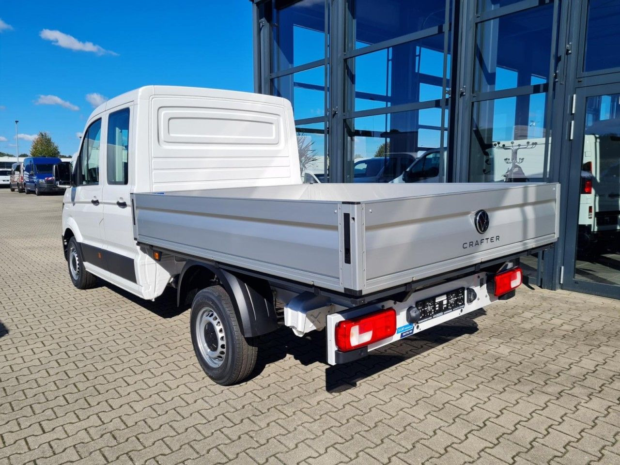 Volkswagen Crafter 35 Doka TDI Pritsche MR KLIMA TEMPOMAT - Dostavno vozilo s ravnom platformom, Dostavno vozilo sa duplom kabinom: slika 4 Volkswagen Crafter 35 Doka TDI Pritsche MR KLIMA TEMPOMAT - Dostavno vozilo s ravnom platformom, Dostavno vozilo sa duplom kabinom: slika 4