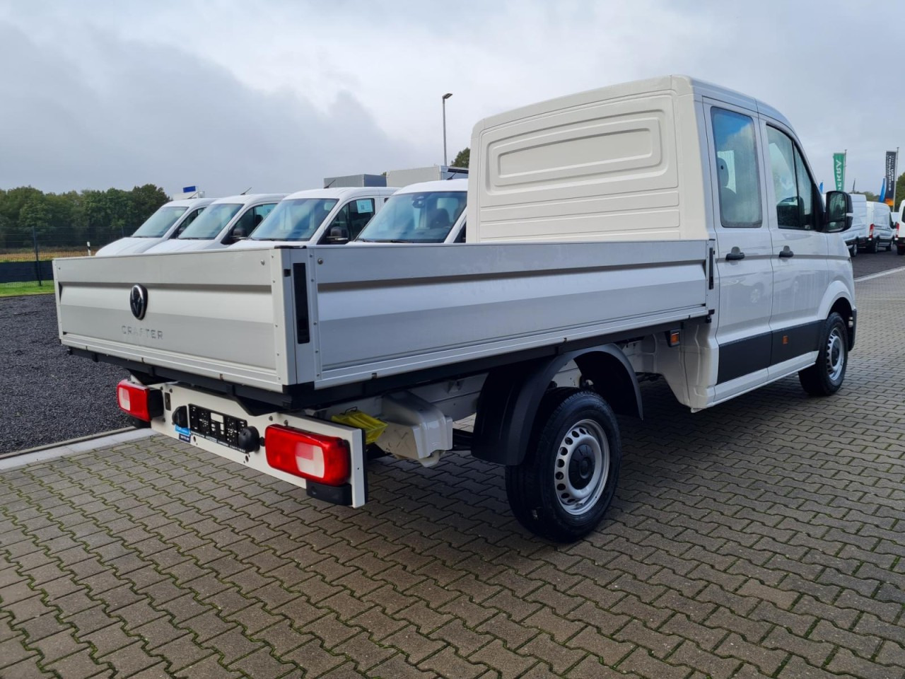 Volkswagen Crafter 35 Doka TDI Pritsche MR KLIMA TEMPOMAT - Dostavno vozilo s ravnom platformom, Dostavno vozilo sa duplom kabinom: slika 4 Volkswagen Crafter 35 Doka TDI Pritsche MR KLIMA TEMPOMAT - Dostavno vozilo s ravnom platformom, Dostavno vozilo sa duplom kabinom: slika 4