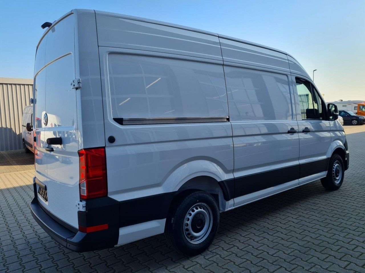 Volkswagen Crafter 35 Kasten MR L3H3 AG KLIMA KAMERA NAVI_A - Furgon: slika 4 Volkswagen Crafter 35 Kasten MR L3H3 AG KLIMA KAMERA NAVI_A - Furgon: slika 4