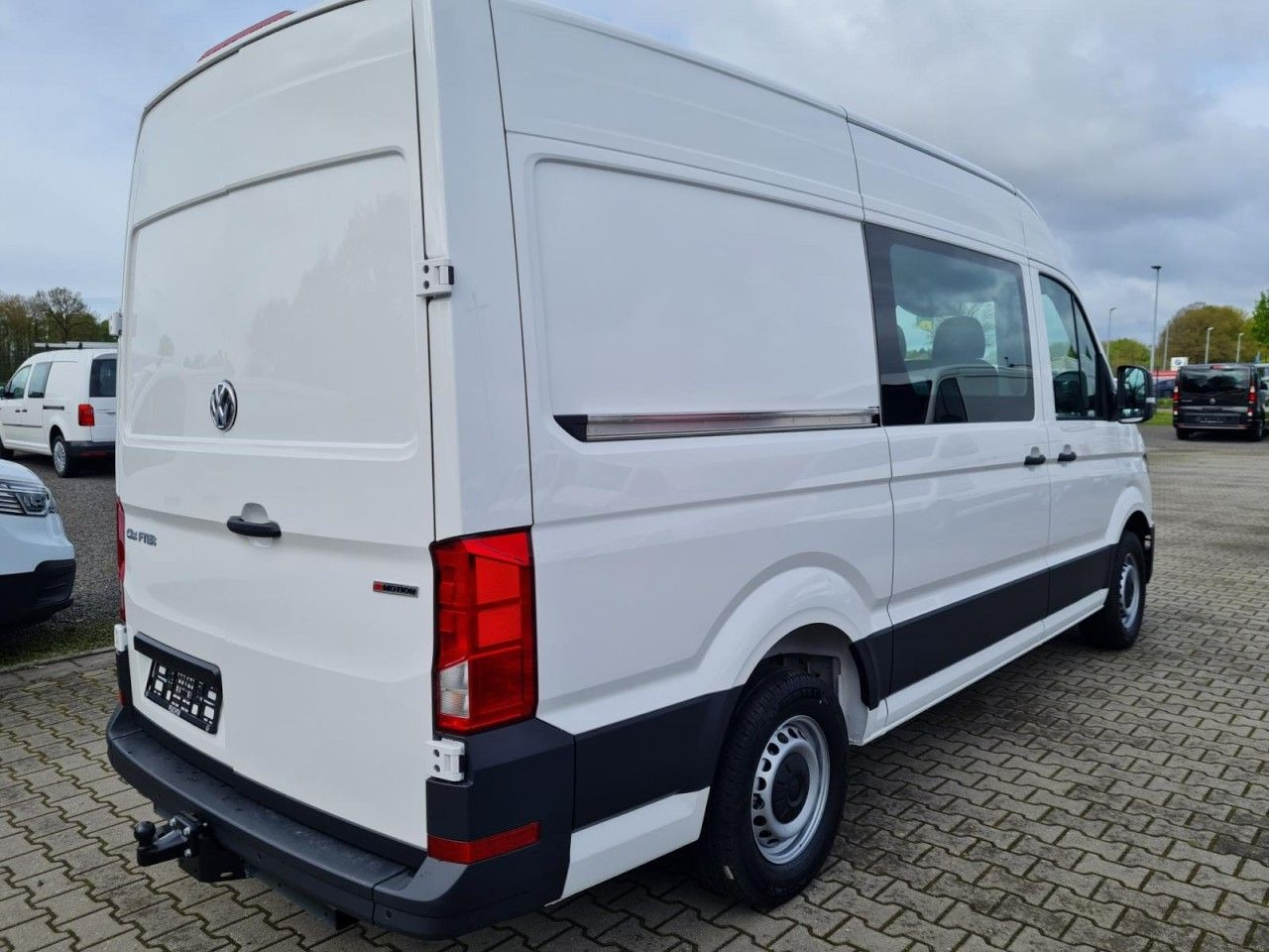Volkswagen Crafter 35 Kasten PLUS MIXTO DOKA 4motion L3H3 - Furgon, Dostavno vozilo sa duplom kabinom: slika 4 Volkswagen Crafter 35 Kasten PLUS MIXTO DOKA 4motion L3H3 - Furgon, Dostavno vozilo sa duplom kabinom: slika 4
