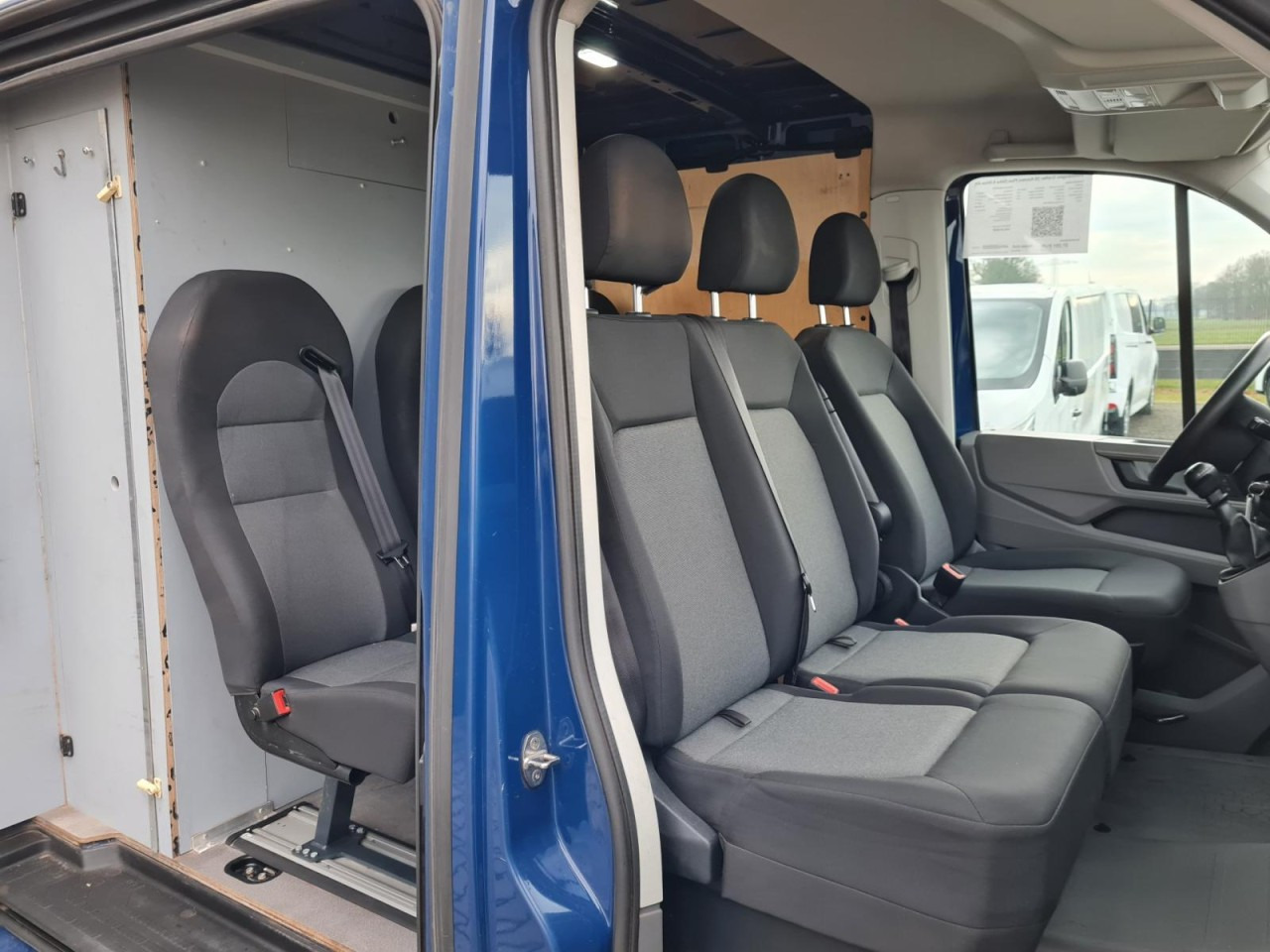 Volkswagen Crafter 35 Kasten Plus Doka mixto NAVI AHK 6 Sitzer - Furgon, Dostavno vozilo sa duplom kabinom: slika 5 Volkswagen Crafter 35 Kasten Plus Doka mixto NAVI AHK 6 Sitzer - Furgon, Dostavno vozilo sa duplom kabinom: slika 5