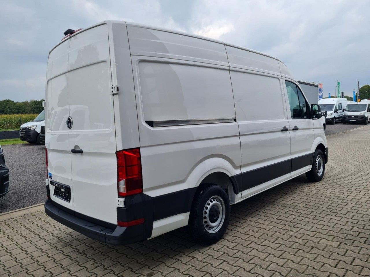 Volkswagen Crafter 35 Kasten TDI L3H3 LED TEMPOMAT AUTOMATI - Furgon: slika 4 Volkswagen Crafter 35 Kasten TDI L3H3 LED TEMPOMAT AUTOMATI - Furgon: slika 4
