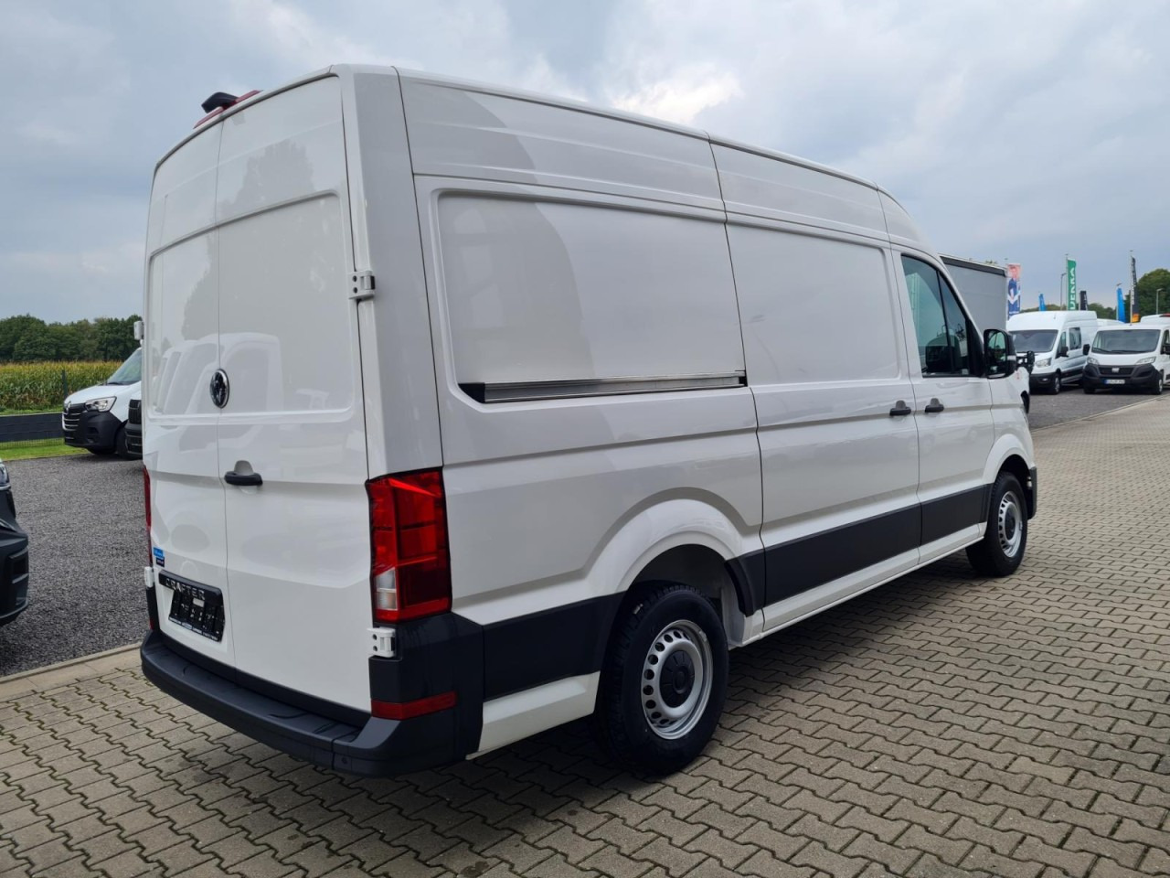 Volkswagen Crafter 35 Kasten TDI L3H3 LED TEMPOMAT AUTOMATIK - Furgon: slika 4 Volkswagen Crafter 35 Kasten TDI L3H3 LED TEMPOMAT AUTOMATIK - Furgon: slika 4