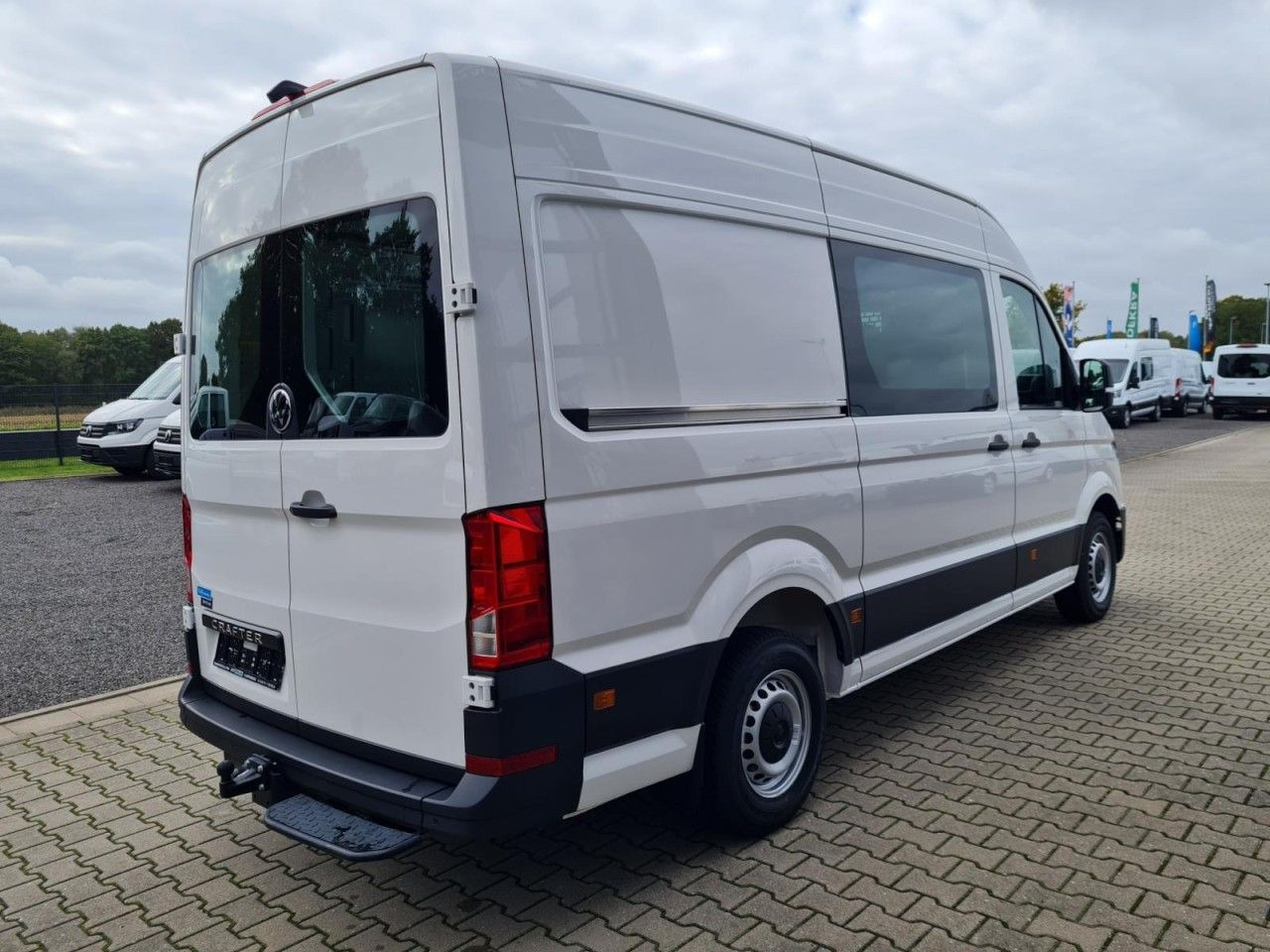 Volkswagen Crafter 35 Kasten TDI MR L3H3 STANDHEIZ AHK - Automobil: slika 4 Volkswagen Crafter 35 Kasten TDI MR L3H3 STANDHEIZ AHK - Automobil: slika 4