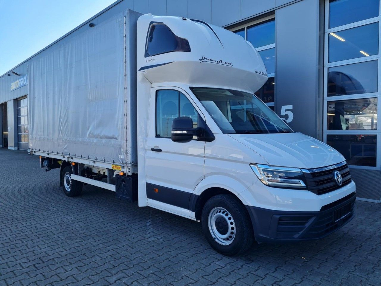Volkswagen Crafter 35 Pritsche Plane Schlafkabine LED TEMPO - Dostavno vozilo sa ceradom: slika 3 Volkswagen Crafter 35 Pritsche Plane Schlafkabine LED TEMPO - Dostavno vozilo sa ceradom: slika 3