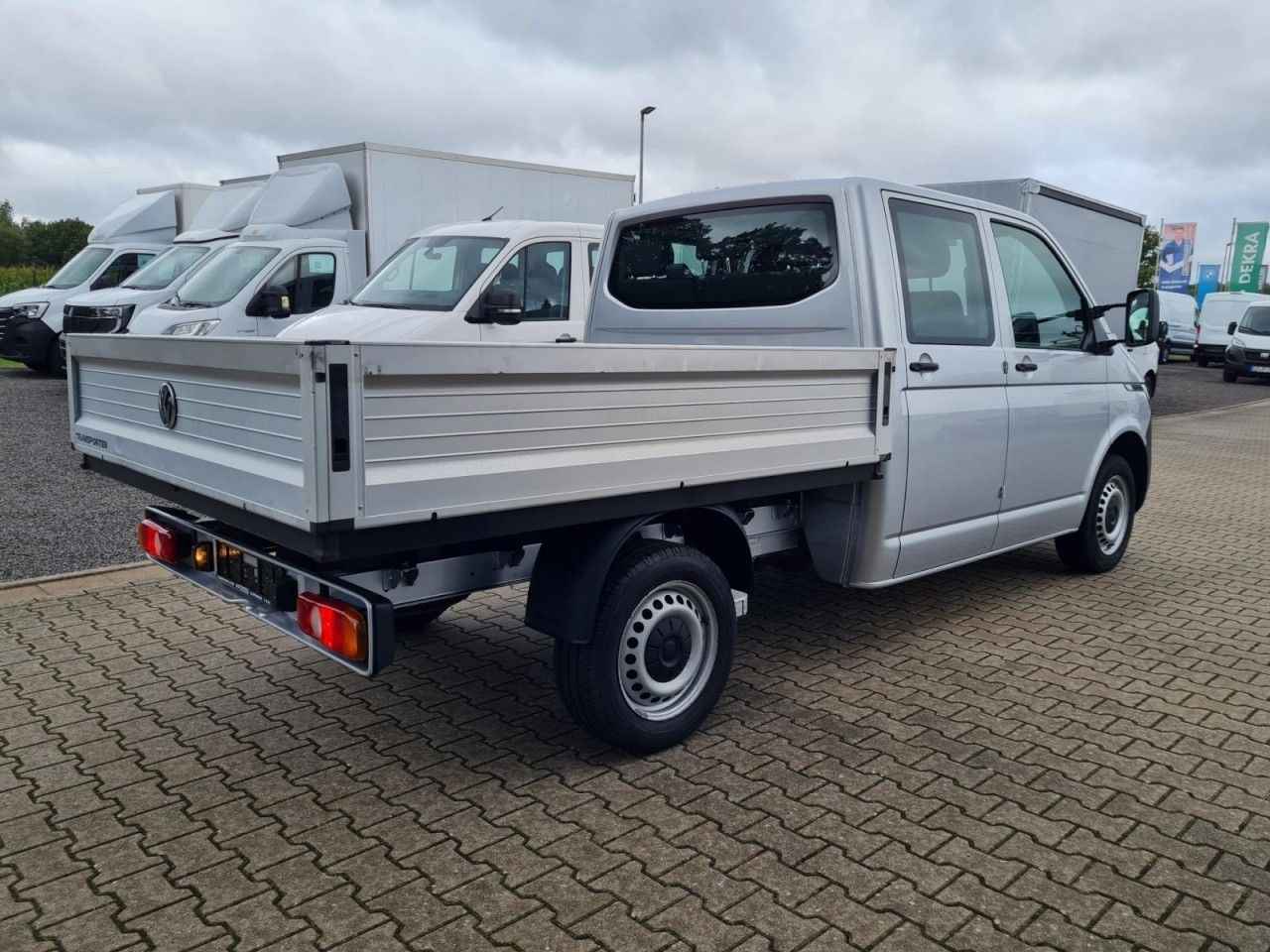 Volkswagen T6.1 Doka Pritsche Plane 6-Sitze Klima Komfort - Dostavno vozilo sa ceradom, Dostavno vozilo sa duplom kabinom: slika 4 Volkswagen T6.1 Doka Pritsche Plane 6-Sitze Klima Komfort - Dostavno vozilo sa ceradom, Dostavno vozilo sa duplom kabinom: slika 4