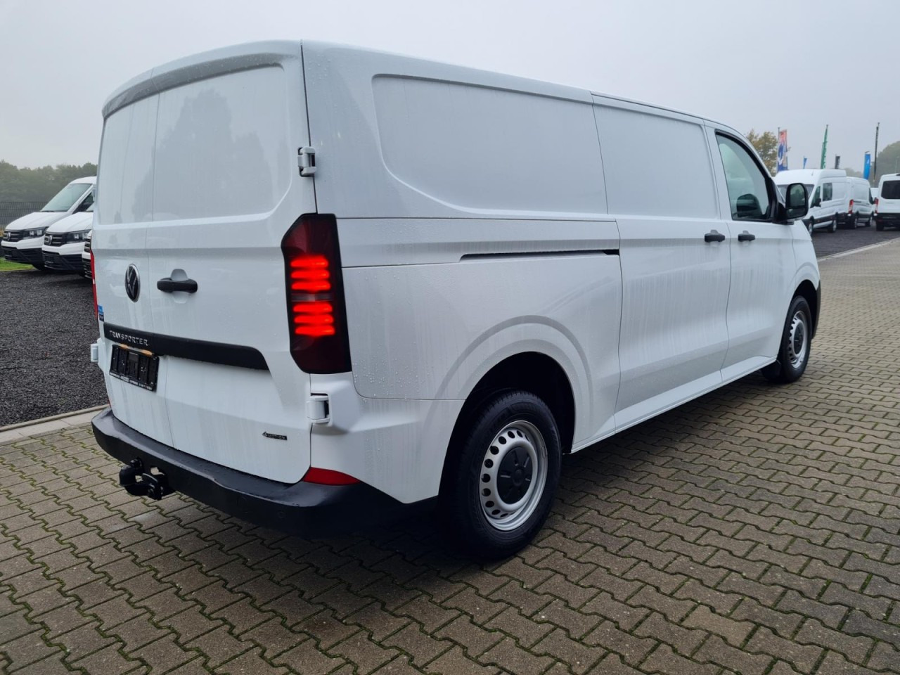 Volkswagen T7 Transporter Kasten TDI 4Motion LR L2H1 LED AUTOM. - Mali kombi: slika 4 Volkswagen T7 Transporter Kasten TDI 4Motion LR L2H1 LED AUTOM. - Mali kombi: slika 4