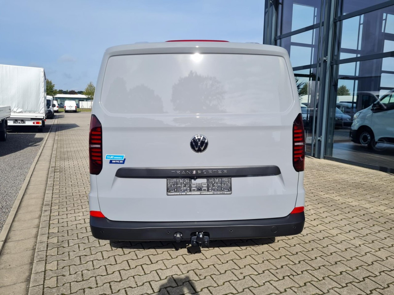Volkswagen T7 Transporter Kasten TDi AG L2 AHK KLIMA KAMERA LED - Mali kombi: slika 5 Volkswagen T7 Transporter Kasten TDi AG L2 AHK KLIMA KAMERA LED - Mali kombi: slika 5