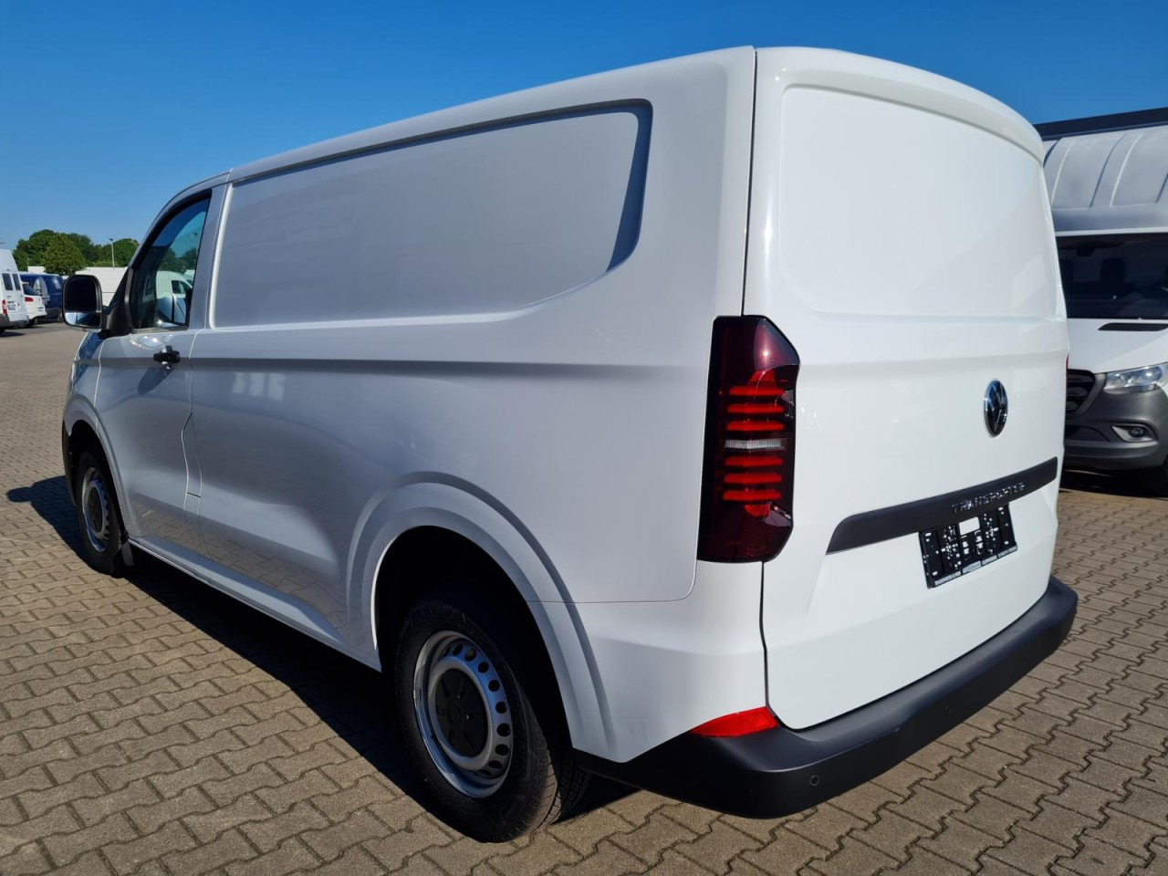 Volkswagen T7 Transporter Kasten Tdi KR Heckklappe PDC KLIMA - Mali kombi: slika 4 Volkswagen T7 Transporter Kasten Tdi KR Heckklappe PDC KLIMA - Mali kombi: slika 4