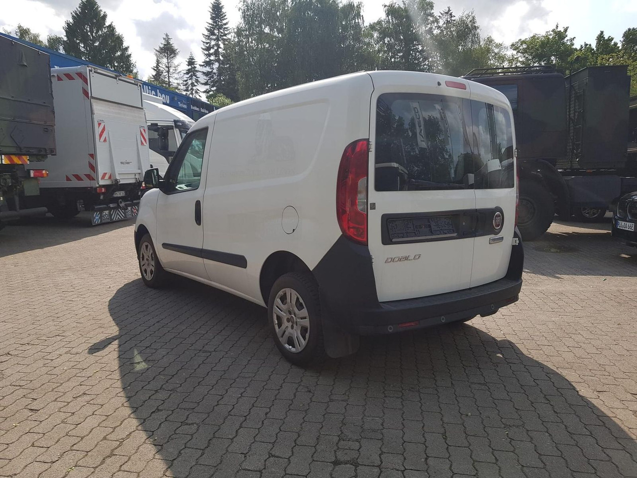 Fiat Doblo Kastenwagen SX 1.3 Klima, Radio mit Nav... - Putnički kombi: slika 3 Fiat Doblo Kastenwagen SX 1.3 Klima, Radio mit Nav... - Putnički kombi: slika 3