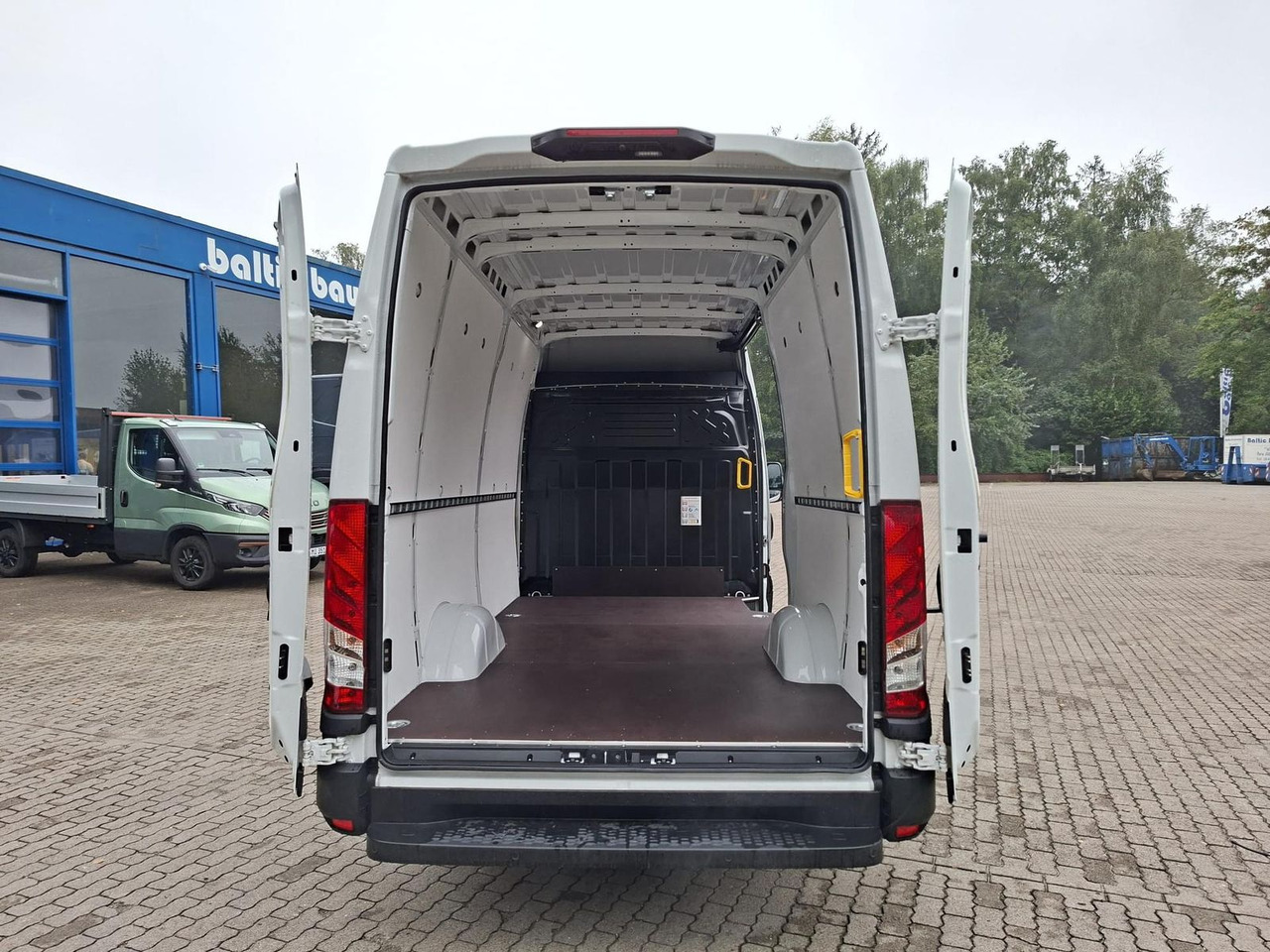Iveco 35S16A8V Klima, Radio, Kamera ab 0% Finanzierbar - Furgon: slika 5 Iveco 35S16A8V Klima, Radio, Kamera ab 0% Finanzierbar - Furgon: slika 5