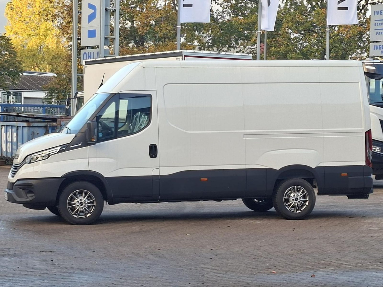 Iveco 35S18HA8V *AHK*RADIO*KAMERA*KLIMA* - Furgon: slika 2 Iveco 35S18HA8V *AHK*RADIO*KAMERA*KLIMA* - Furgon: slika 2