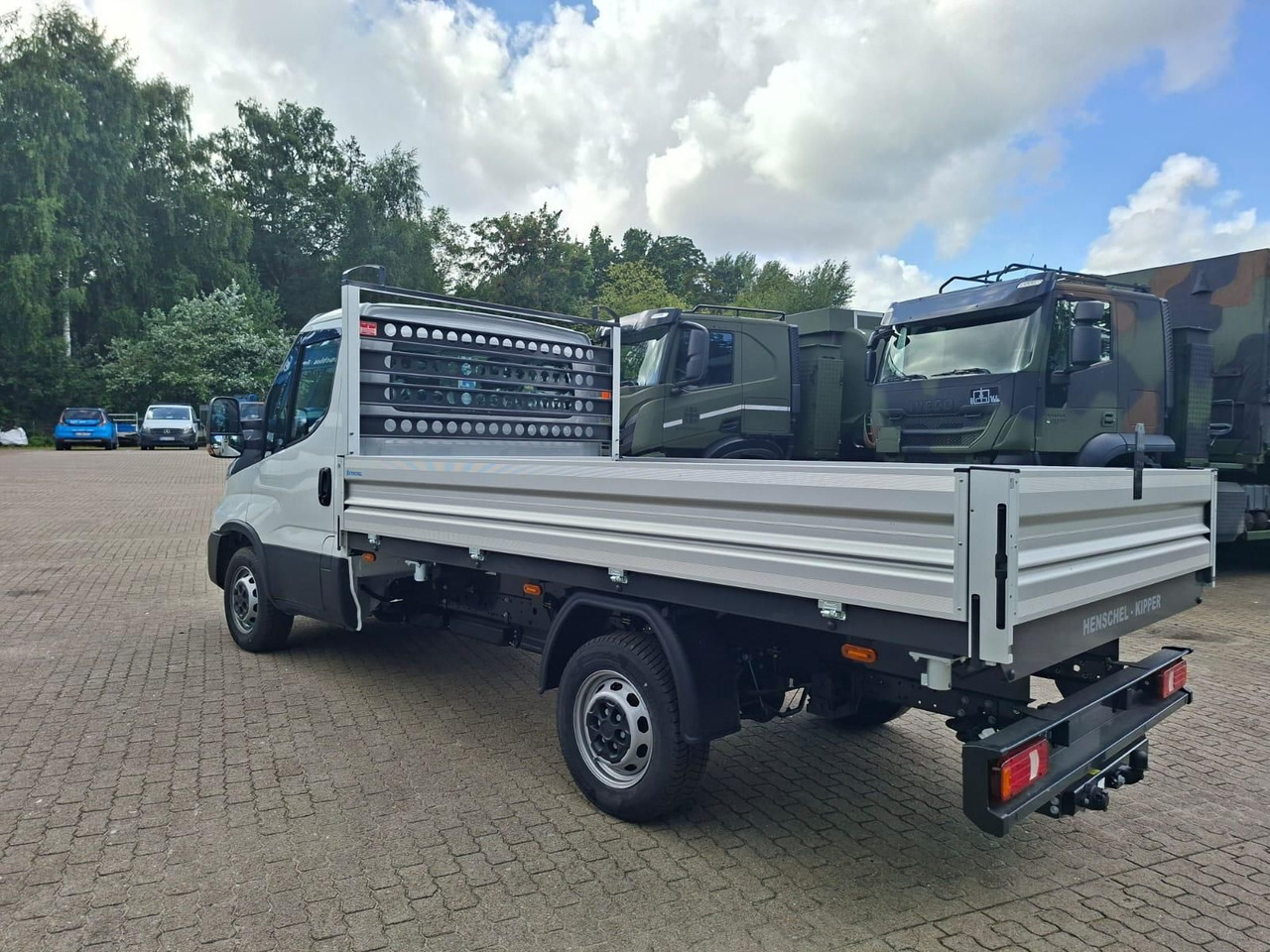 Iveco Daily 35S14A8Y Henschel 3-Seiten Kipper 100 k... - Dostavno vozilo s ravnom platformom: slika 4 Iveco Daily 35S14A8Y Henschel 3-Seiten Kipper 100 k... - Dostavno vozilo s ravnom platformom: slika 4
