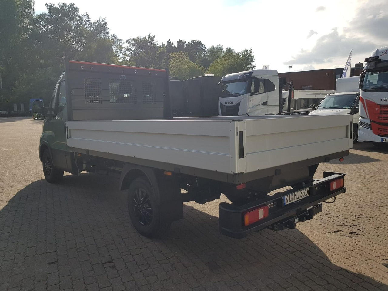 Iveco Daily 35S14HA8 Pritsche AHK 100 kW (136 PS),... - Dostavno vozilo s ravnom platformom: slika 3 Iveco Daily 35S14HA8 Pritsche AHK 100 kW (136 PS),... - Dostavno vozilo s ravnom platformom: slika 3