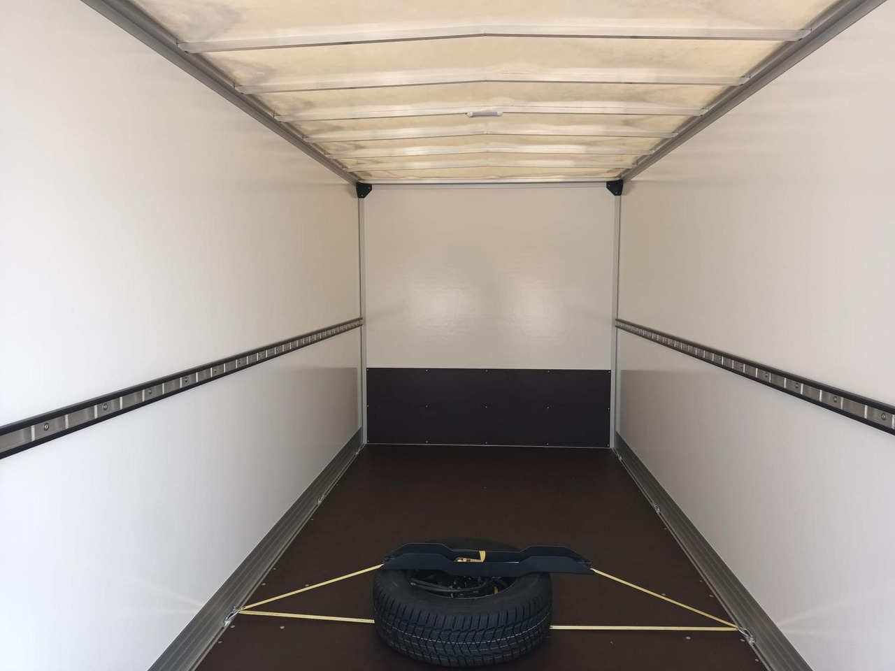 Lizing  Iveco Daily 35S14HE Koffer LBW, Rückfahrkamera 2x a... Iveco Daily 35S14HE Koffer LBW, Rückfahrkamera 2x a...: slika 6