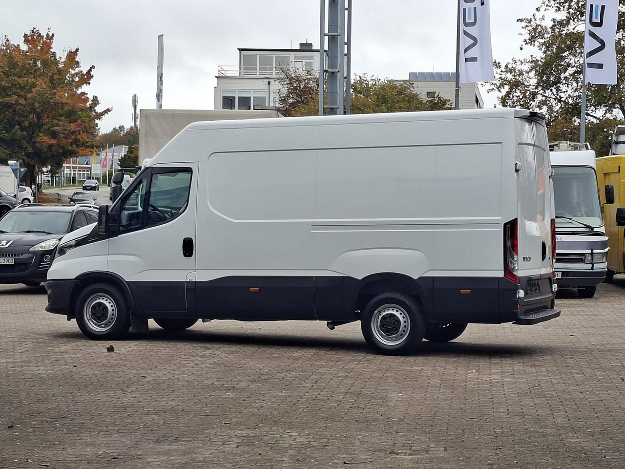 Iveco Daily 35S16V 3520L Klima, Radio - Furgon: slika 2 Iveco Daily 35S16V 3520L Klima, Radio - Furgon: slika 2