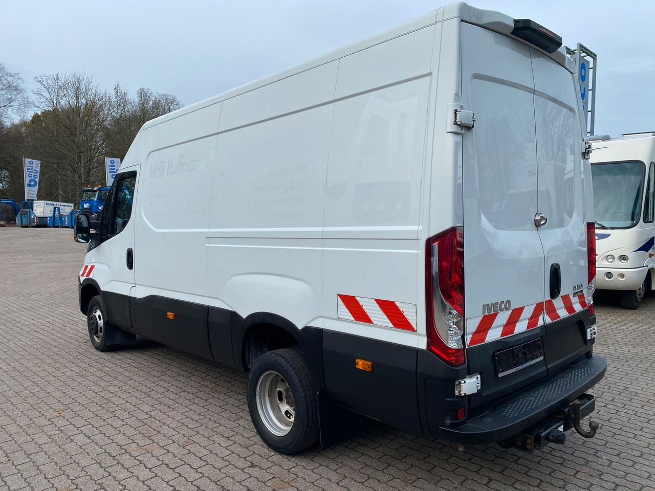 Iveco Daily 50C18HA8V 3520L *AHK* KLIMA*Sitzheizung... - Furgon: slika 4 Iveco Daily 50C18HA8V 3520L *AHK* KLIMA*Sitzheizung... - Furgon: slika 4