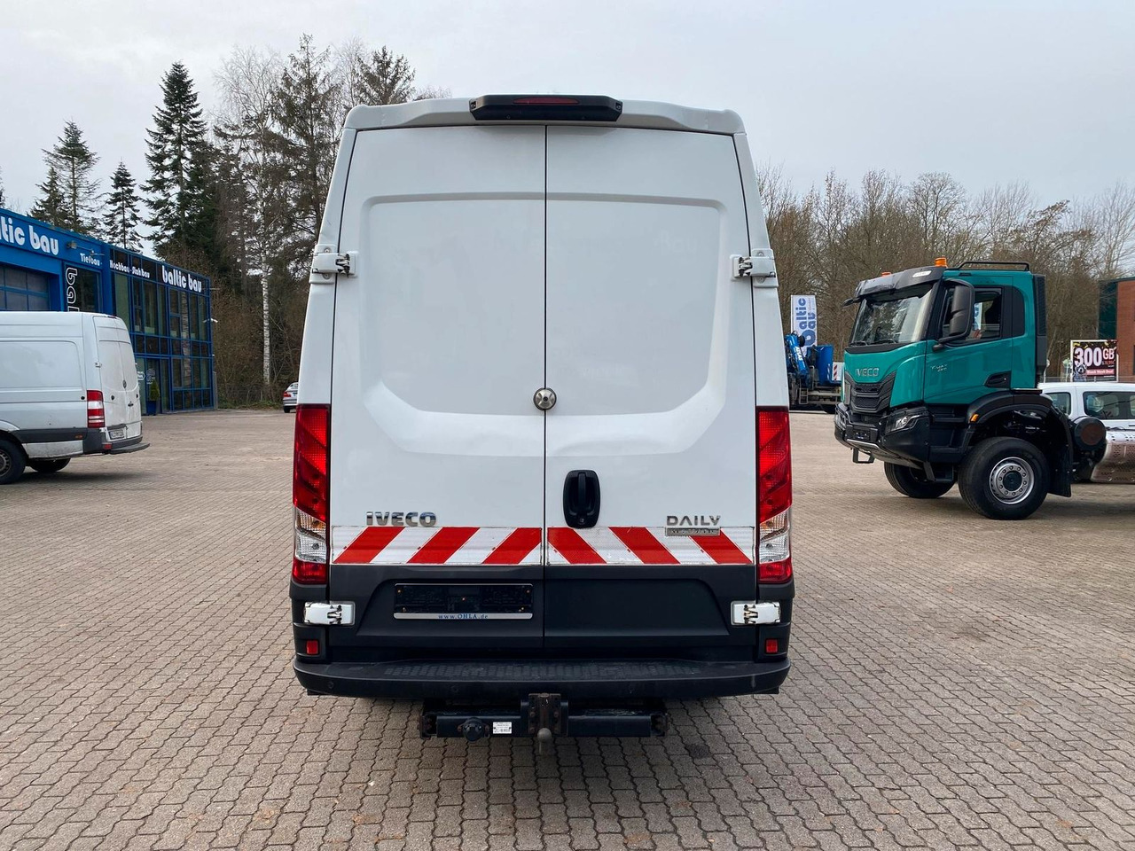 Iveco Daily 50C18HA8V 3520L *AHK* KLIMA*Sitzheizung... - Furgon: slika 5 Iveco Daily 50C18HA8V 3520L *AHK* KLIMA*Sitzheizung... - Furgon: slika 5