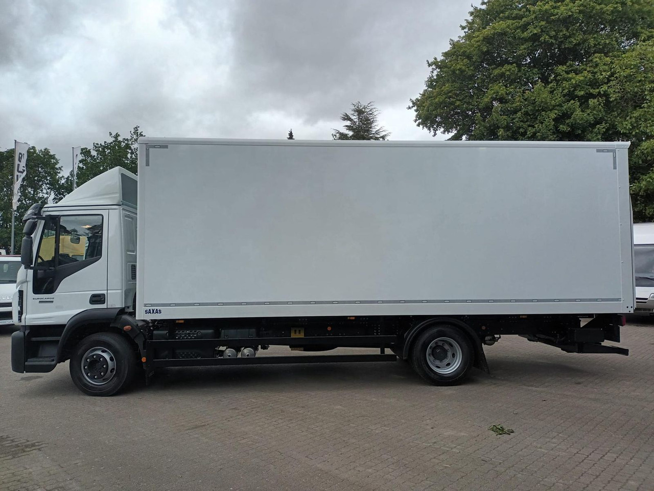 Iveco ML120E25/P KOFFER LBW 1,5t SAXAS AHK 185 kW (... - Kamion sa ceradom: slika 2 Iveco ML120E25/P KOFFER LBW 1,5t SAXAS AHK 185 kW (... - Kamion sa ceradom: slika 2