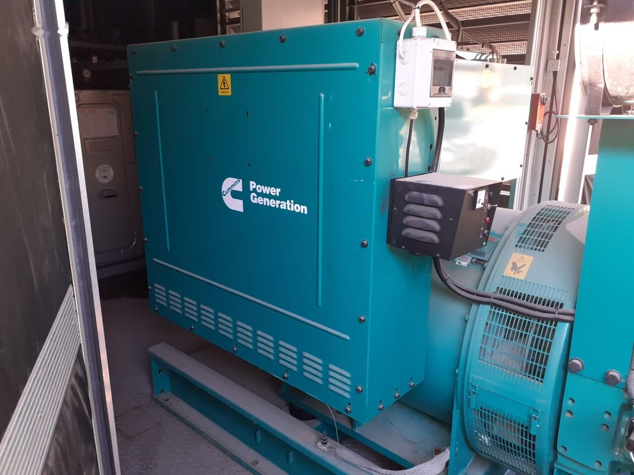Stamford Generator Nowy1300 KW 1650 KVA STAMFORD CUMMINS - Set generatora: slika 1 Stamford Generator Nowy1300 KW 1650 KVA STAMFORD CUMMINS - Set generatora: slika 1