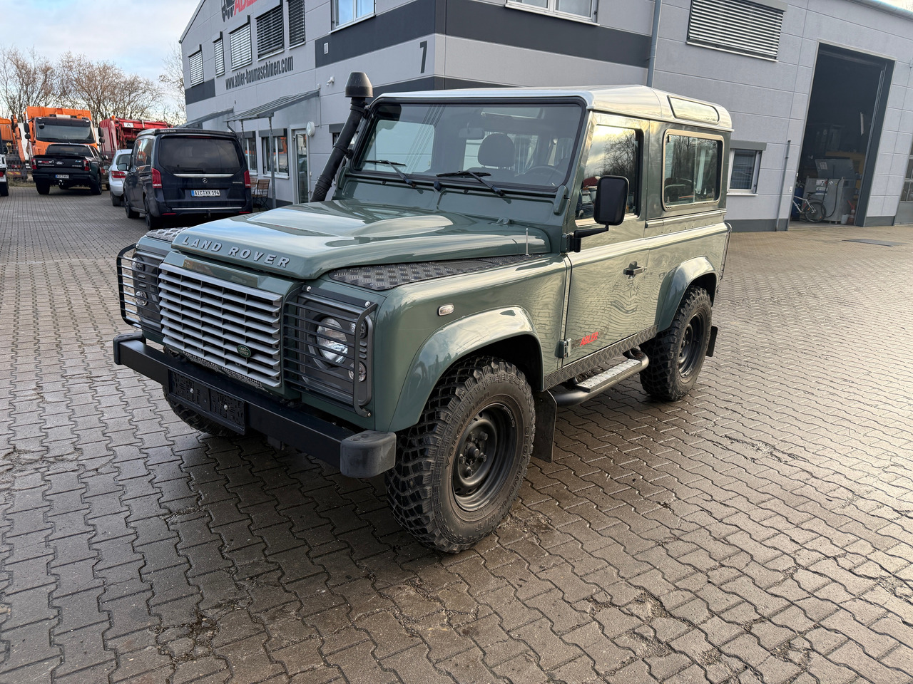 Land Rover Defender 90 2.4TD4 LKW Zulassung AHK - Automobil: slika 3 Land Rover Defender 90 2.4TD4 LKW Zulassung AHK - Automobil: slika 3