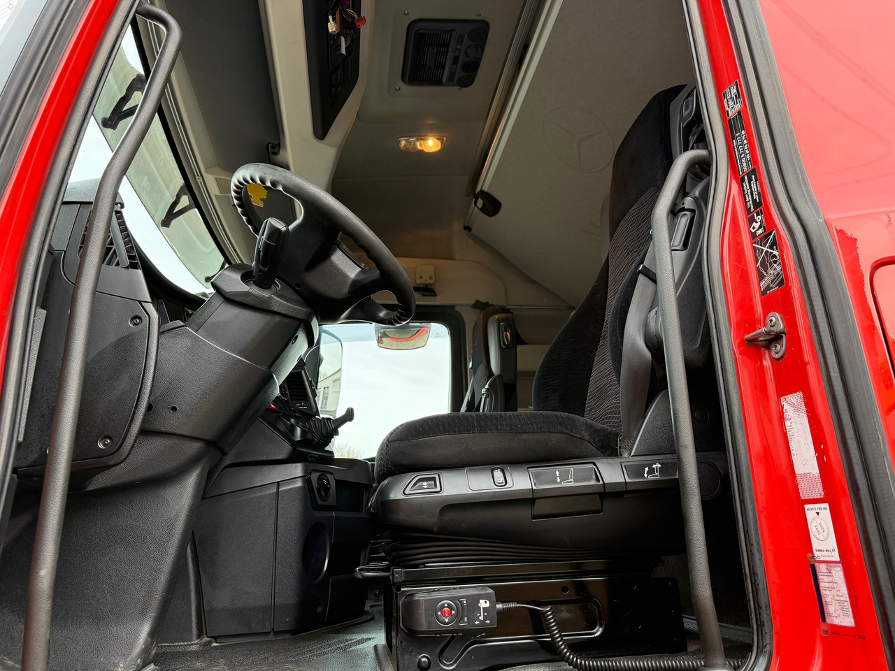 Tegljač Mercedes-Benz 2663 Arocs Schwerlast SZM VOLL: slika 14 Tegljač Mercedes-Benz 2663 Arocs Schwerlast SZM VOLL: slika 14