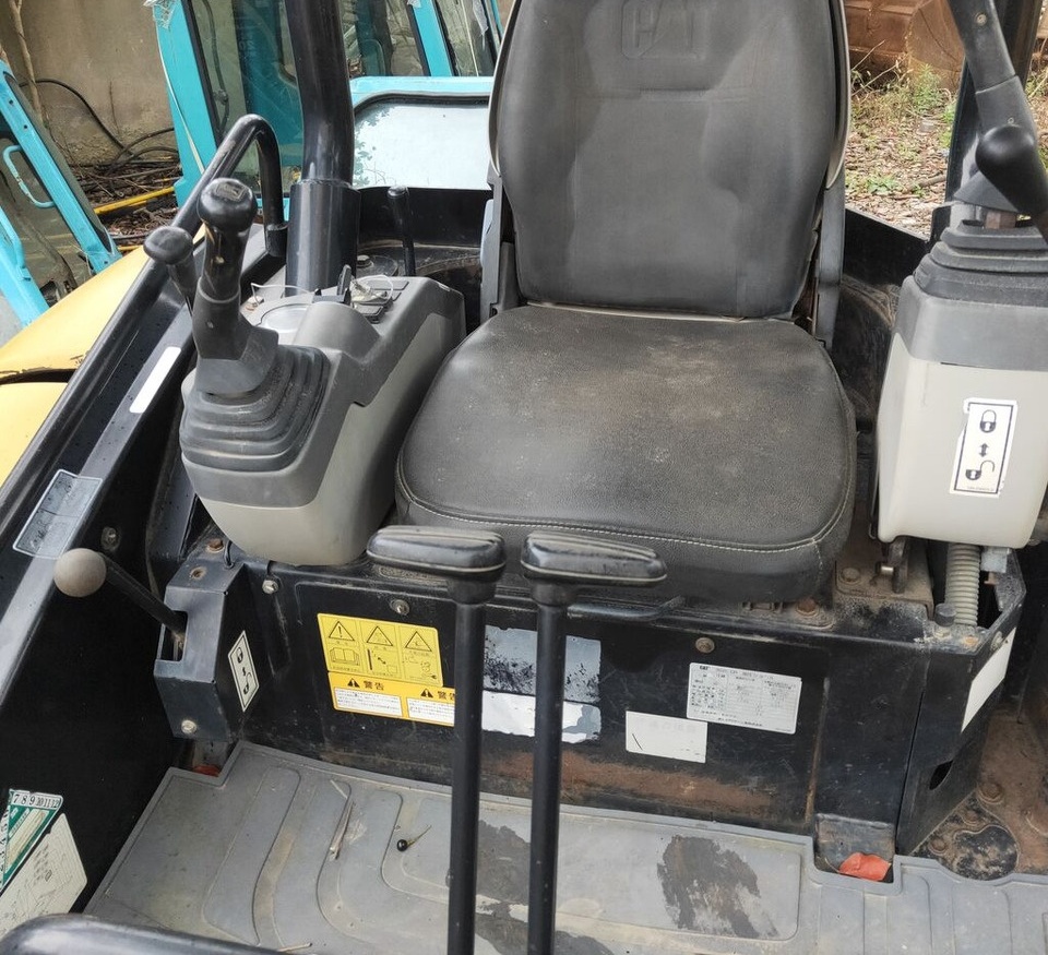Caterpillar 302C - Mini bager: slika 2 Caterpillar 302C - Mini bager: slika 2