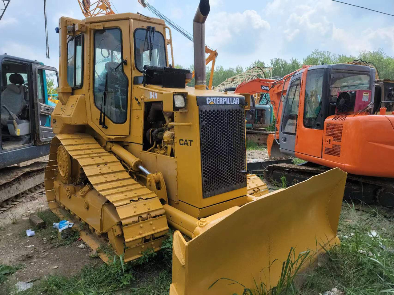 Caterpillar D4H - Buldožer: slika 4 Caterpillar D4H - Buldožer: slika 4