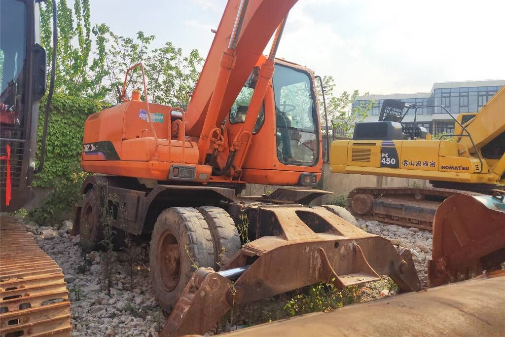 Doosan DH 210 W-7 - Bager točkaš: slika 2 Doosan DH 210 W-7 - Bager točkaš: slika 2