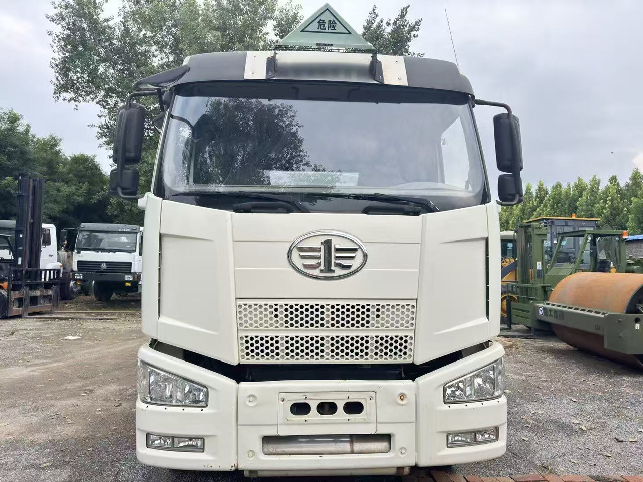 FAW - Kamion cisterna: slika 4 FAW - Kamion cisterna: slika 4