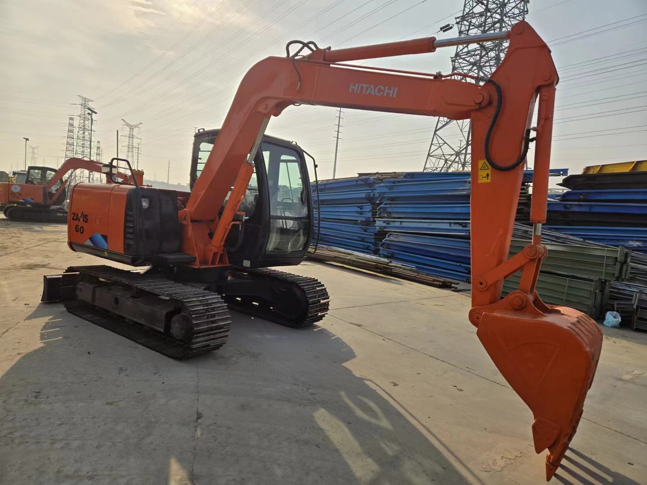 HITACHI ZX60 - Mini bager: slika 2 HITACHI ZX60 - Mini bager: slika 2