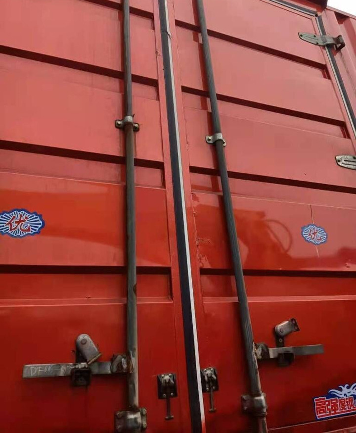 Howo 8X4 Box Truck Box Van - Kamion za prevoz kontejnera/ Kamion sa promenjivim sandukom: slika 4 Howo 8X4 Box Truck Box Van - Kamion za prevoz kontejnera/ Kamion sa promenjivim sandukom: slika 4
