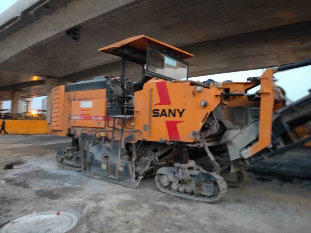 Sany SCM600-3 - Asfaltni finišer: slika 2 Sany SCM600-3 - Asfaltni finišer: slika 2