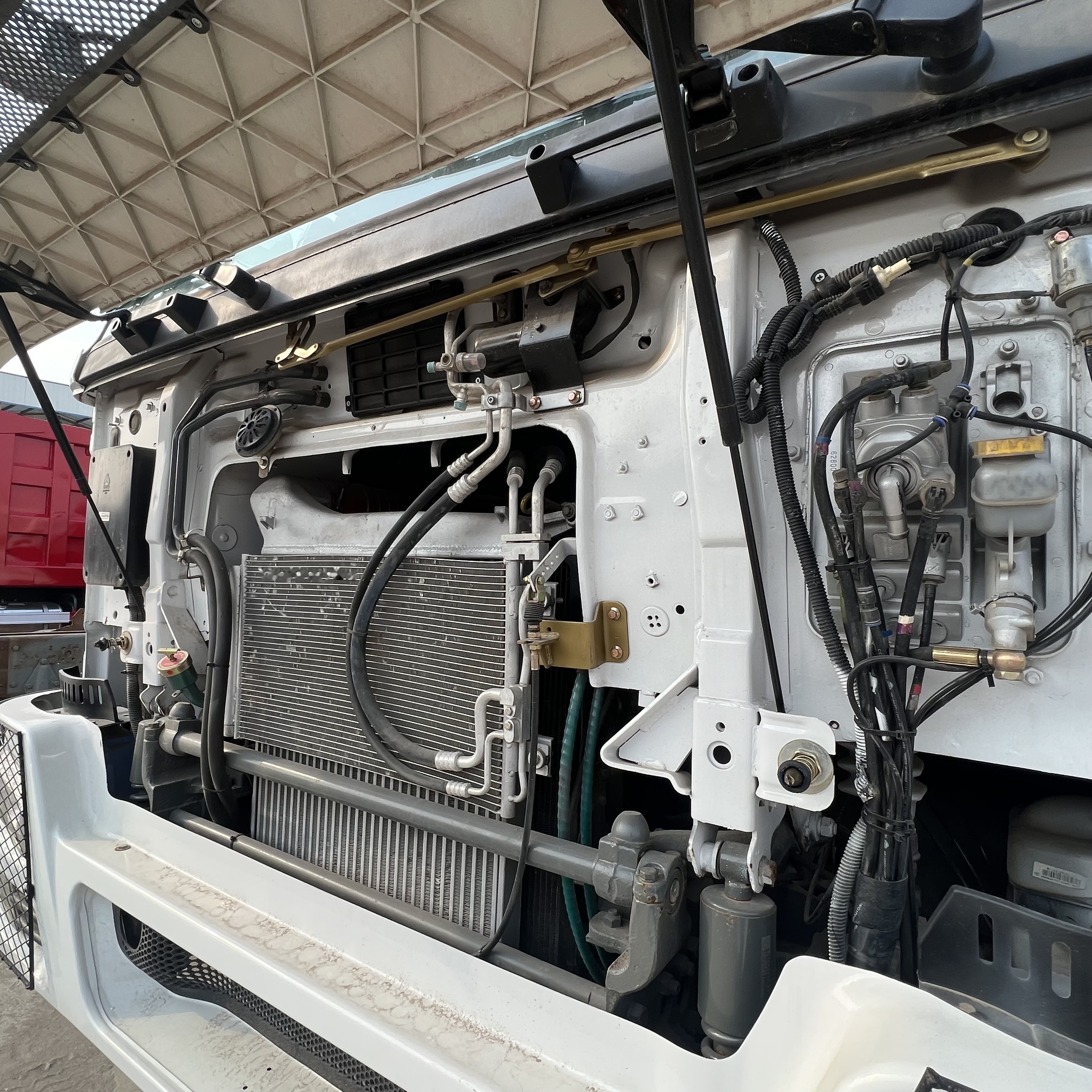 Istovarivač Sinotruk HOWO 371 6*4 Dump truck: slika 7